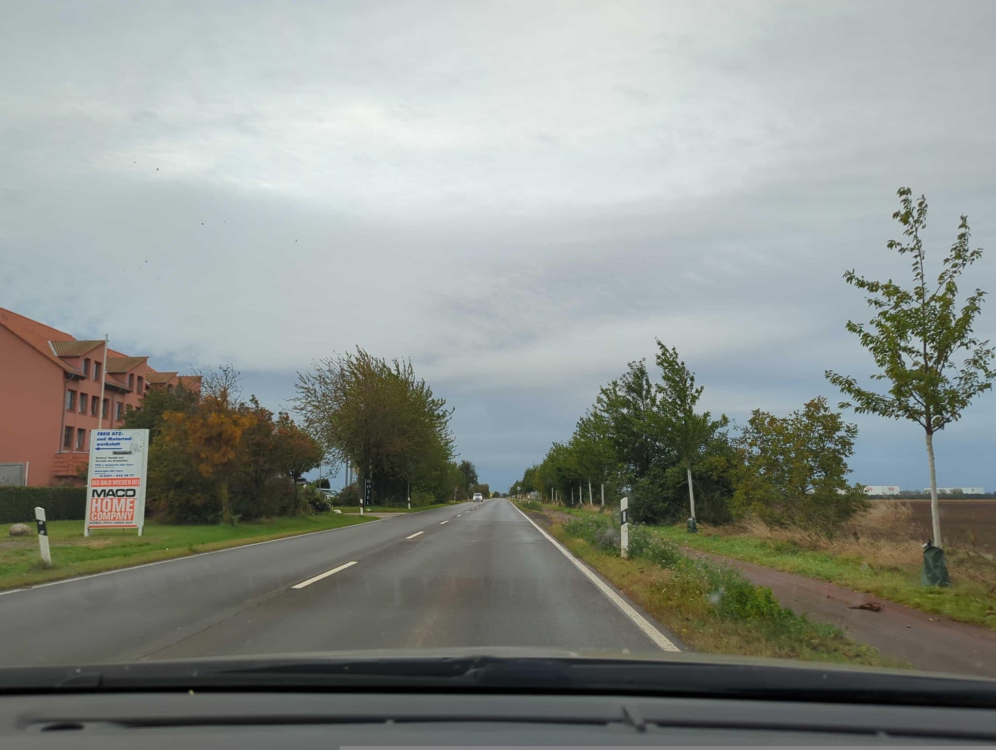 Street view near Pension "Zum Engel", Magdeburg — © AlexSpritze (CC BY-SA · Mapillary)