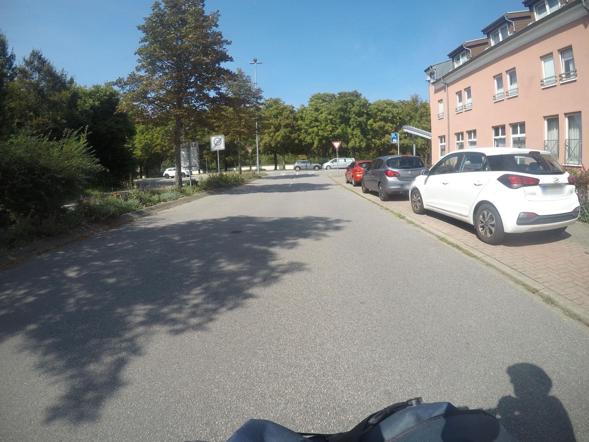 Street view near Achat Hotel, Schwetzingen — © mfa (CC BY-SA · Mapillary)