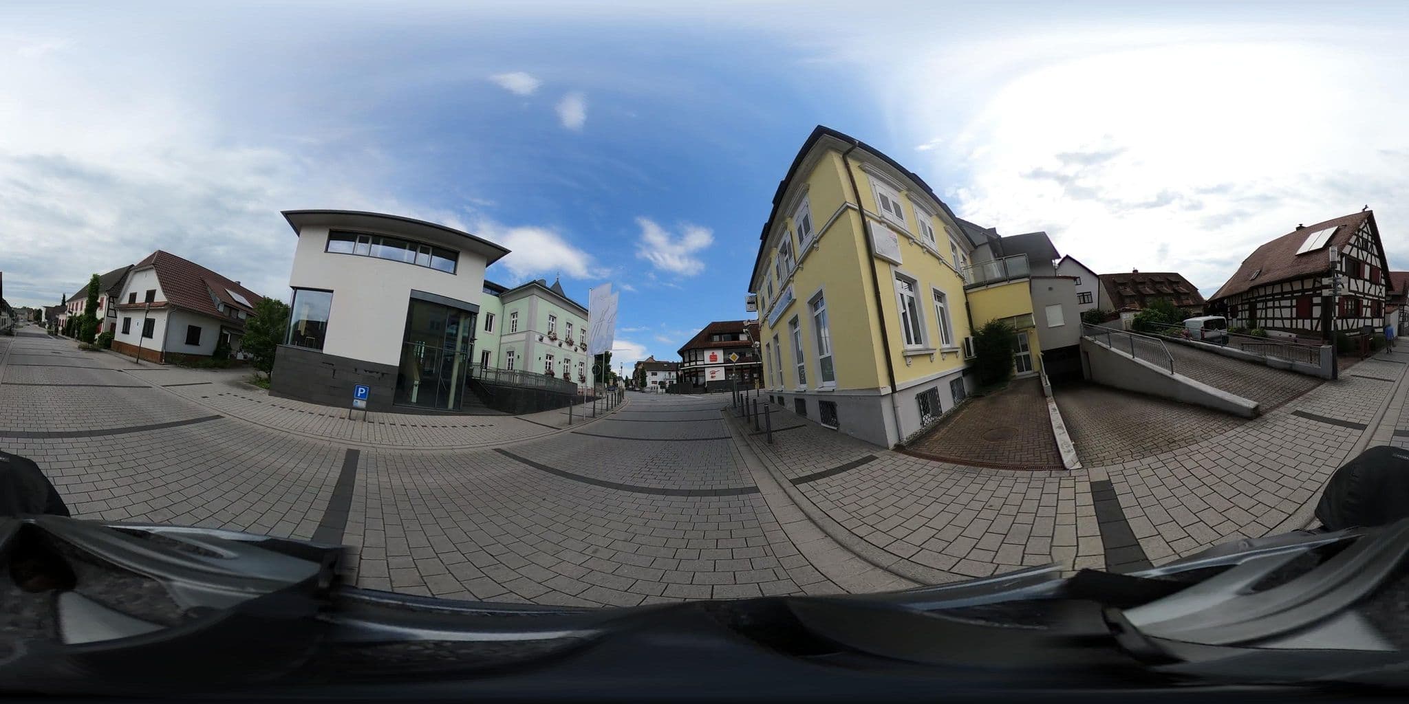 Street view near Hotel de Charme "Zum Schiff", Iffezheim — © kopra (CC BY-SA · Mapillary)