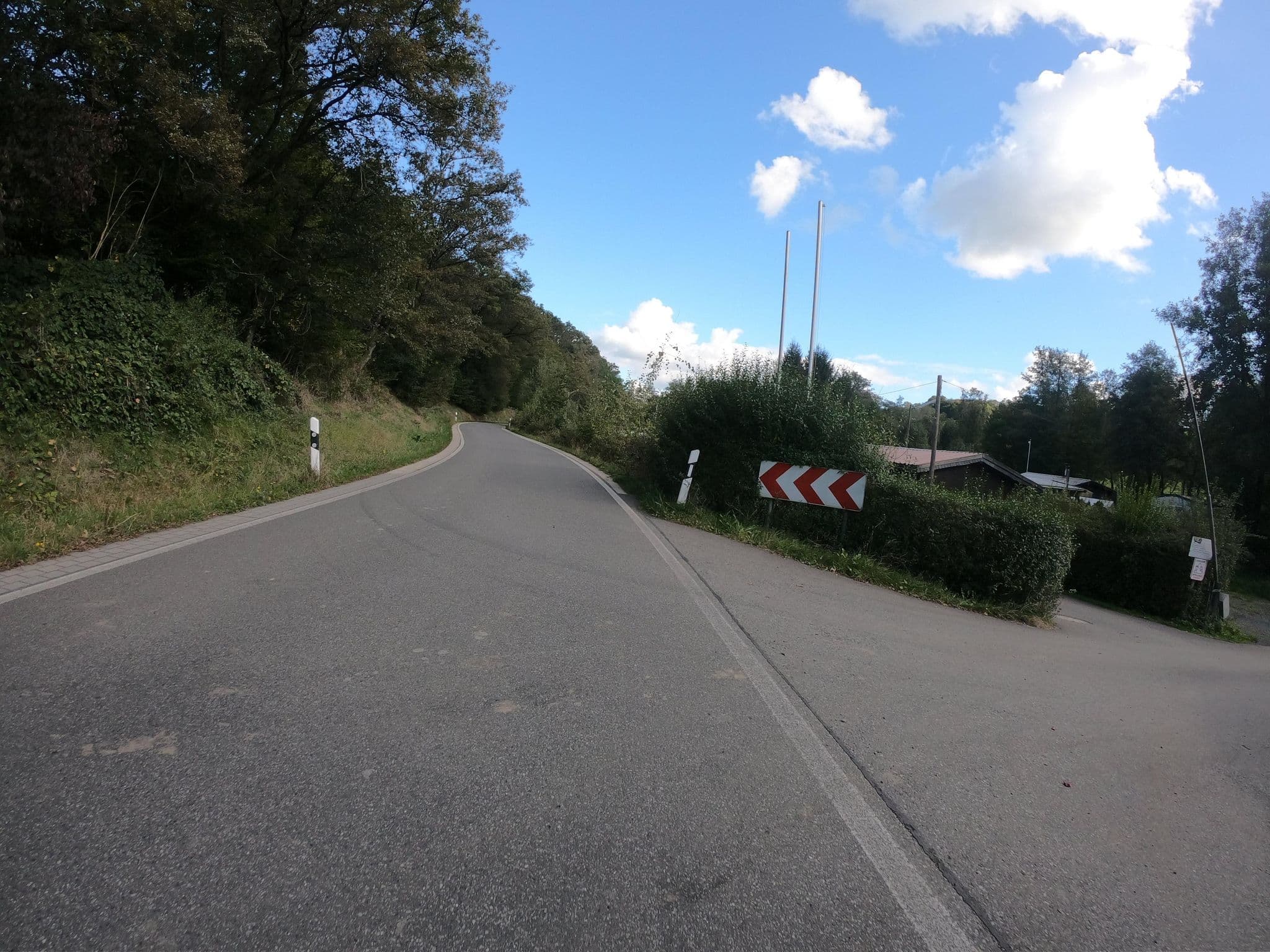 Street view near Camping- & Wochenendplatz Hanfbachtal, Uckerath — © bernd1960 (CC BY-SA · Mapillary)
