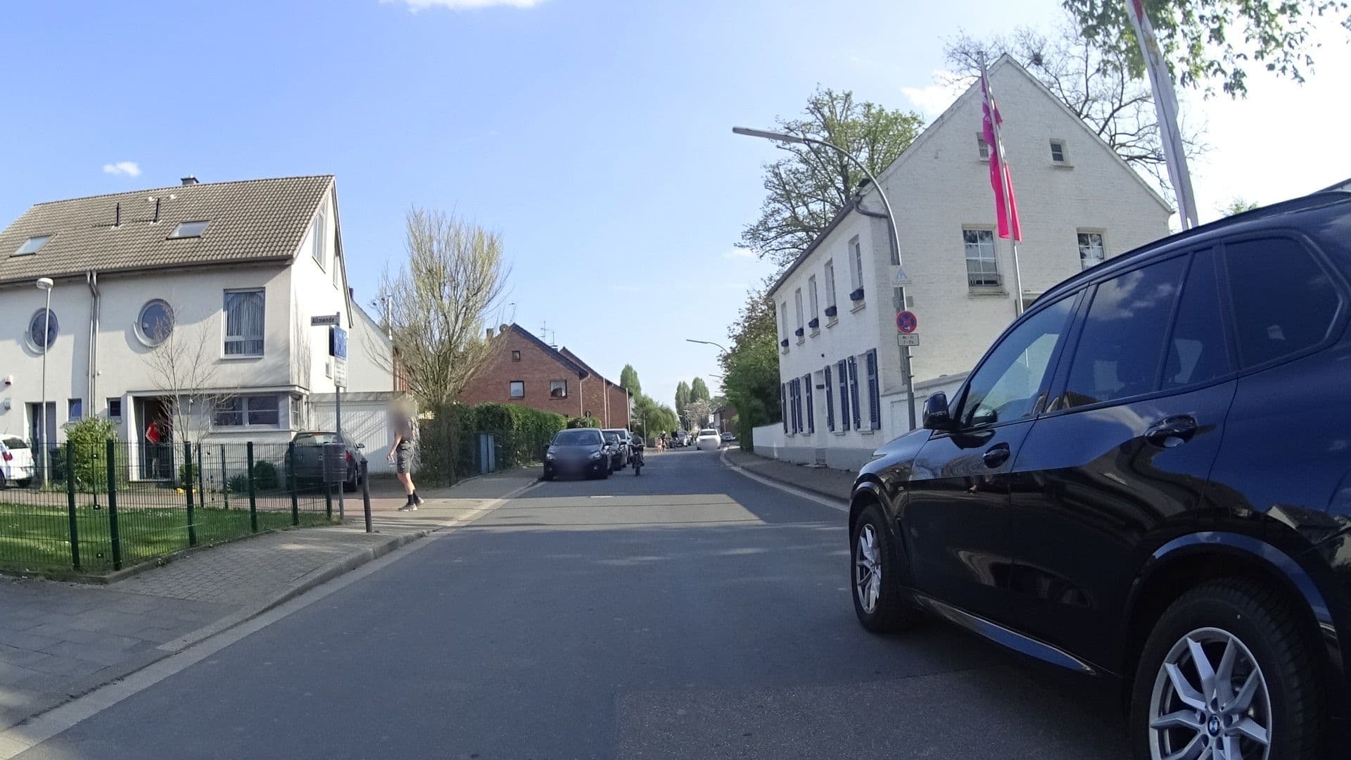 Street view near DJH Jugendherberge Neuss-Uedesheim, Wersten — © ramap (CC BY-SA · Mapillary)