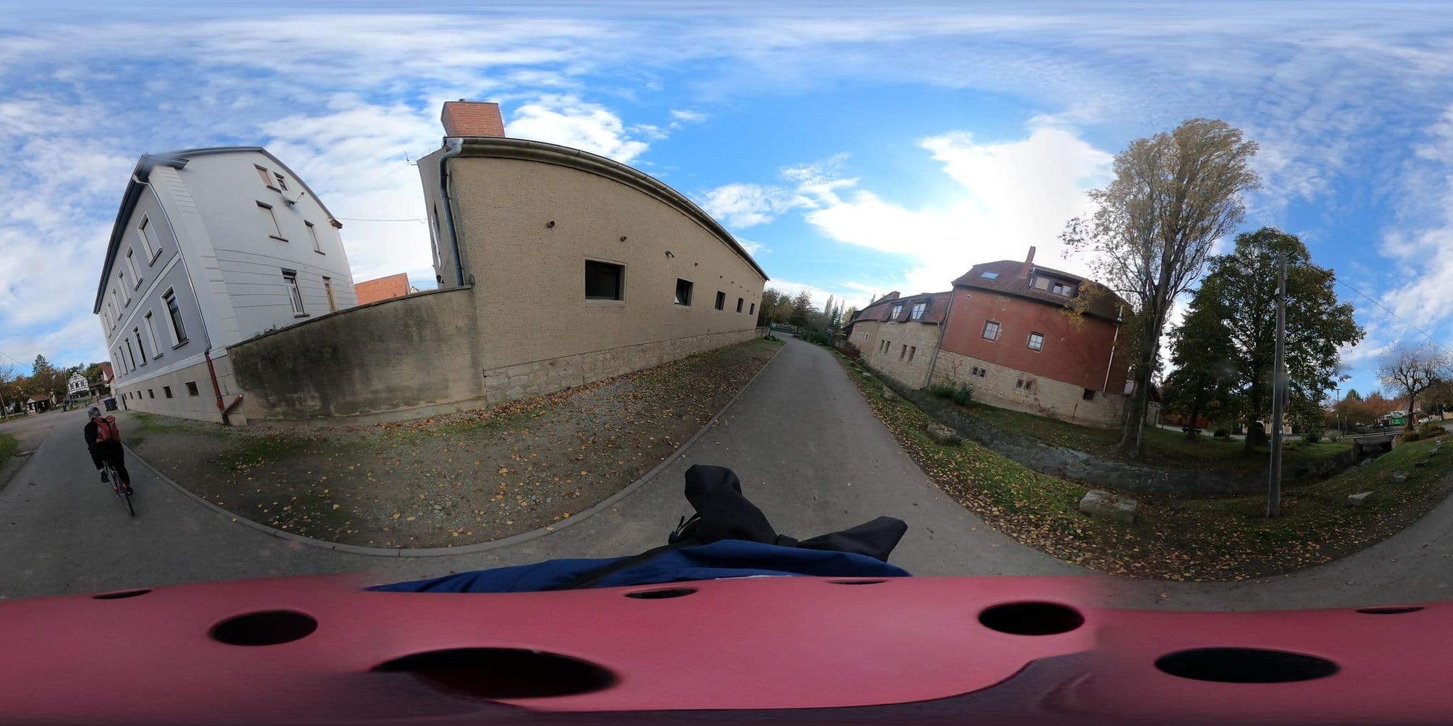 Street view near Zum alten Kuhstall, Niederroßla — © JHecht (CC BY-SA · Mapillary)