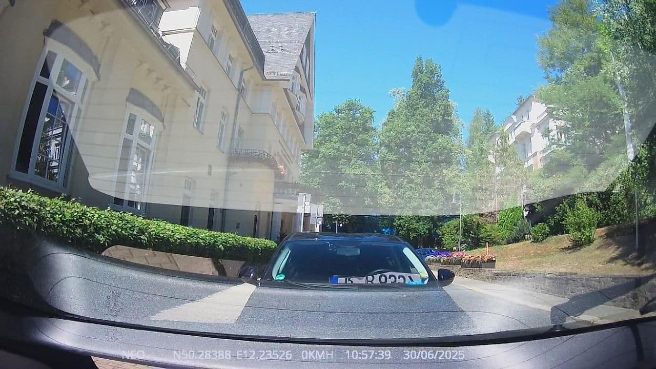 Street view near Pensionen Sophie-Hedwig-Hoffmann, Bad Elster — © TechniPorter (CC BY-SA · Mapillary)