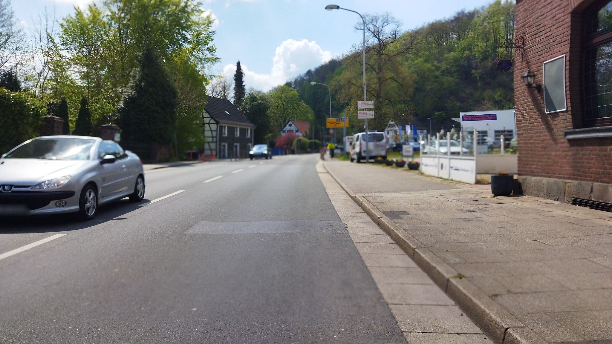 Street view near Landhaus Knappmann, Heiligenhaus — © changchun1 (CC BY-SA · Mapillary)