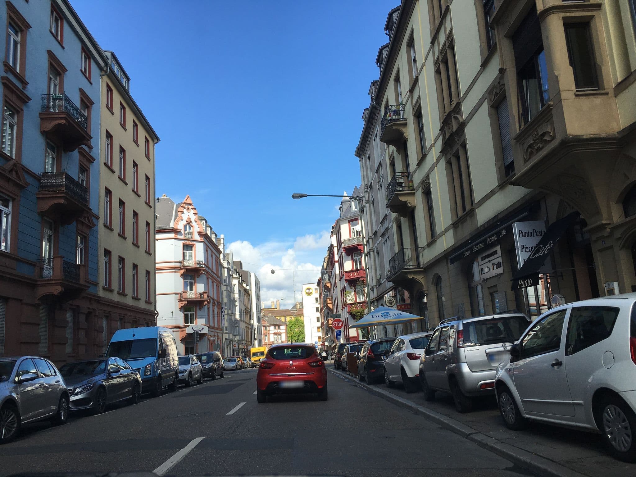 Street view near Hamburger Hof, Frankfurt am Main