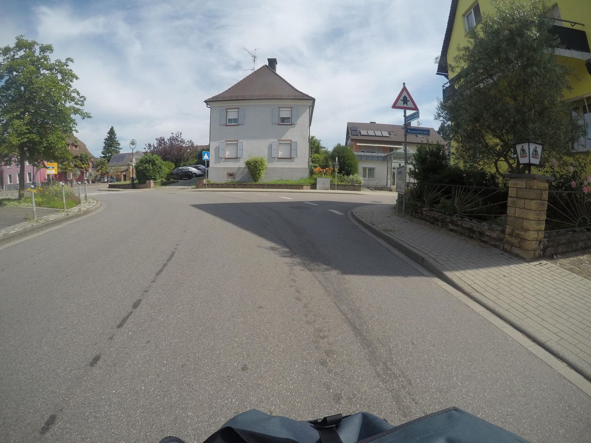 Street view near Gasthaus zur Sonne, Umkirch — © mfa (CC BY-SA · Mapillary)