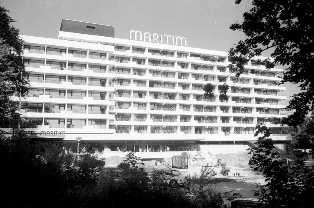 Maritim Hotel Bellevue (via Wikimedia Commons, CC BY-SA 3.0 de)