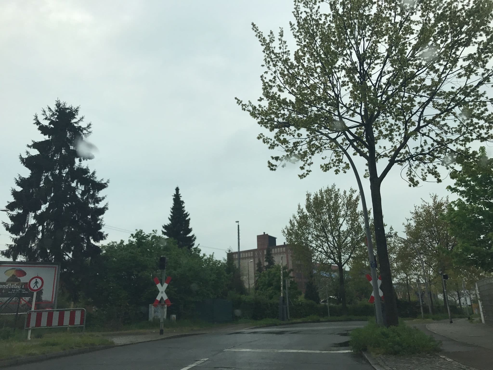 Street view near Hotel Am Wasserturm, Wilhelmstadt — © tb4711 (CC BY-SA · Mapillary)