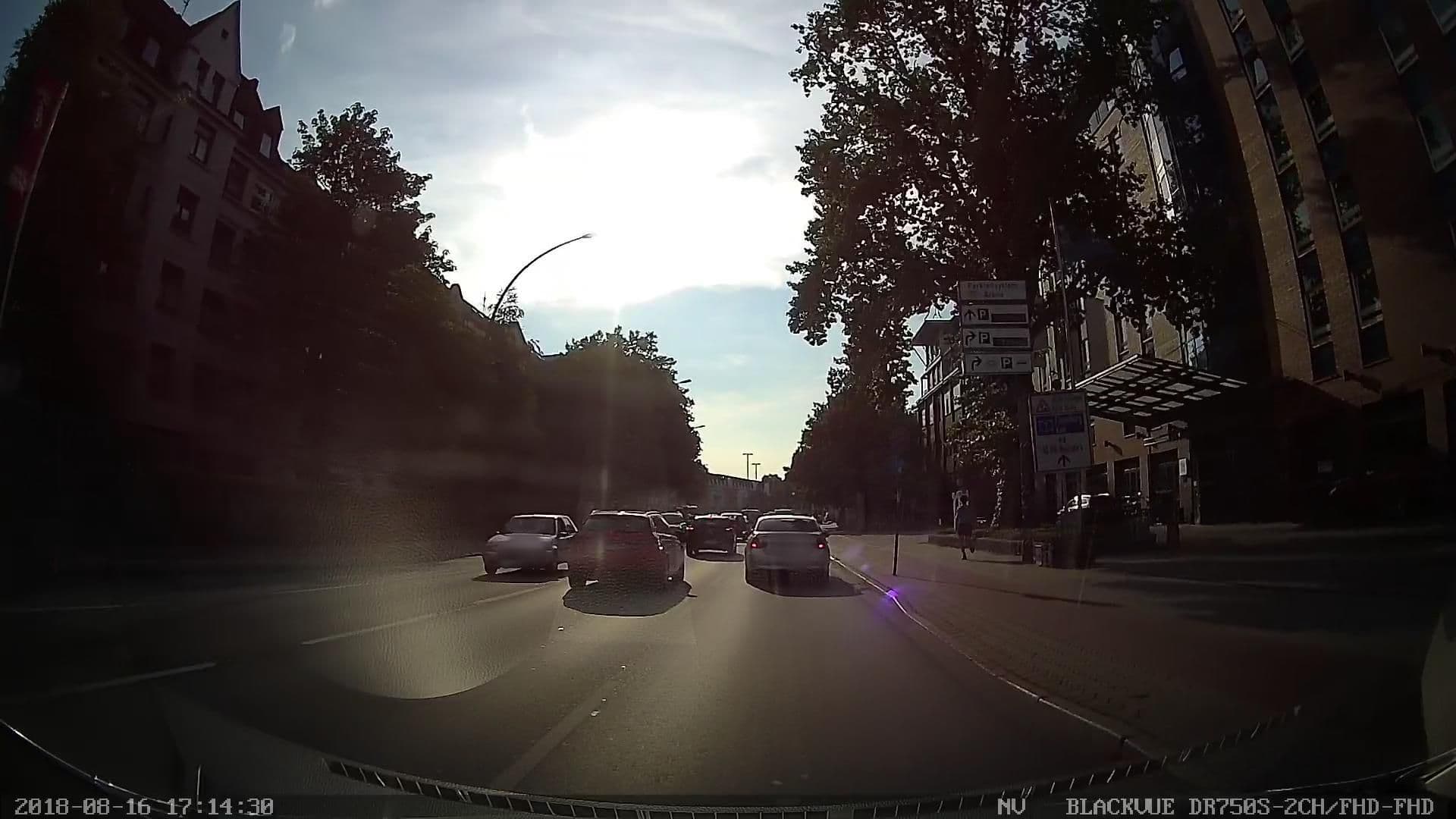 Street view near Hotel nh Altona, Ottensen — © kevinq (CC BY-SA · Mapillary)