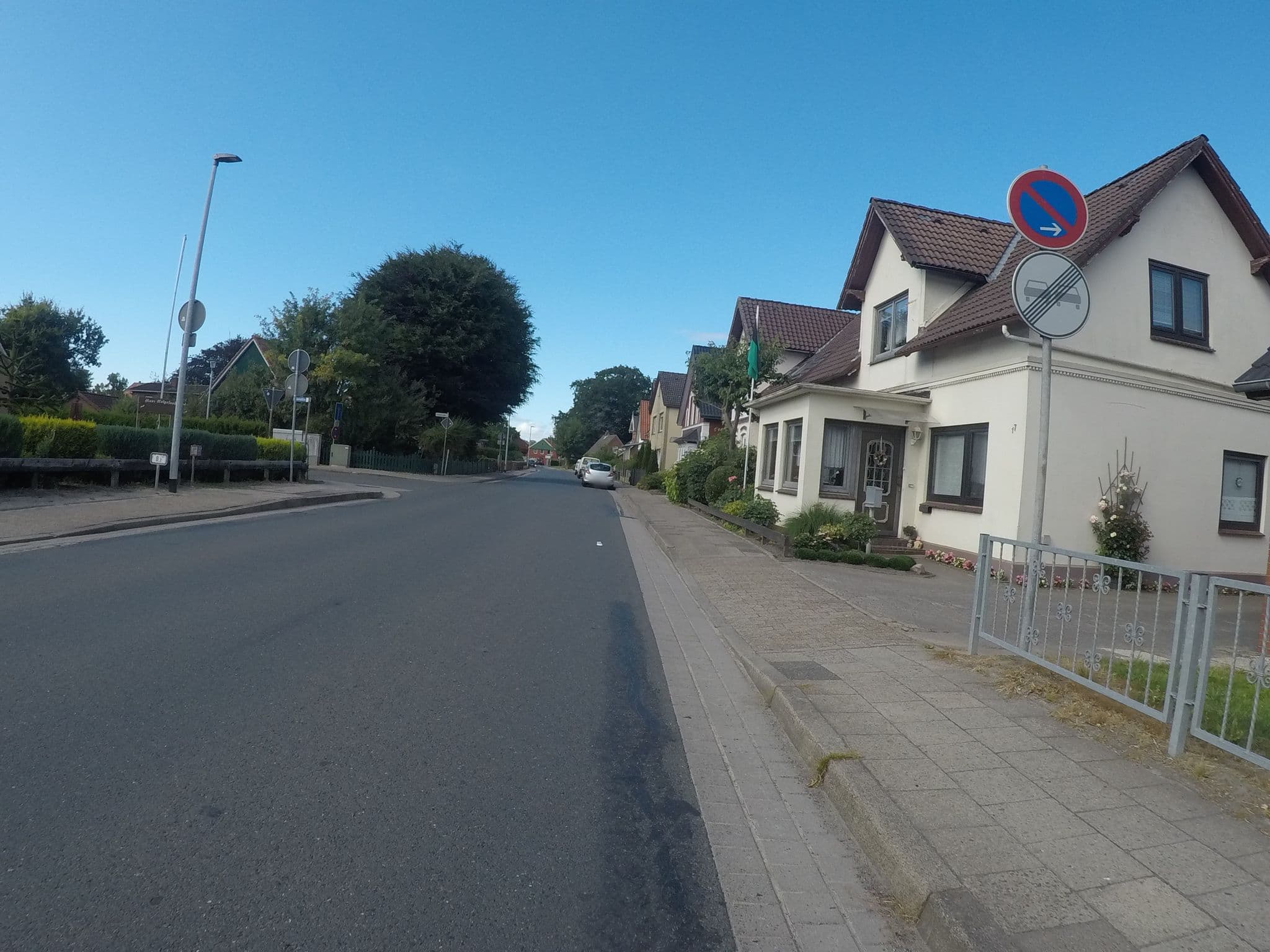 Street view near Haus Helgoland, Otterndorf — © veloroute_hamburg (CC BY-SA · Mapillary)