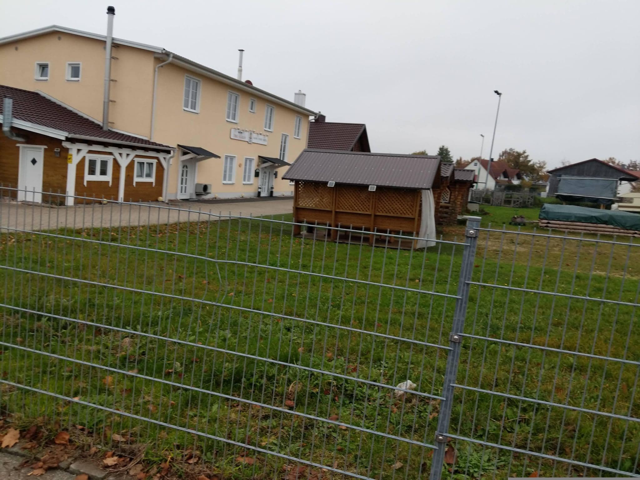 Street view near Drei Bären Inn, Aichach — © toaskoas (CC BY-SA · Mapillary)