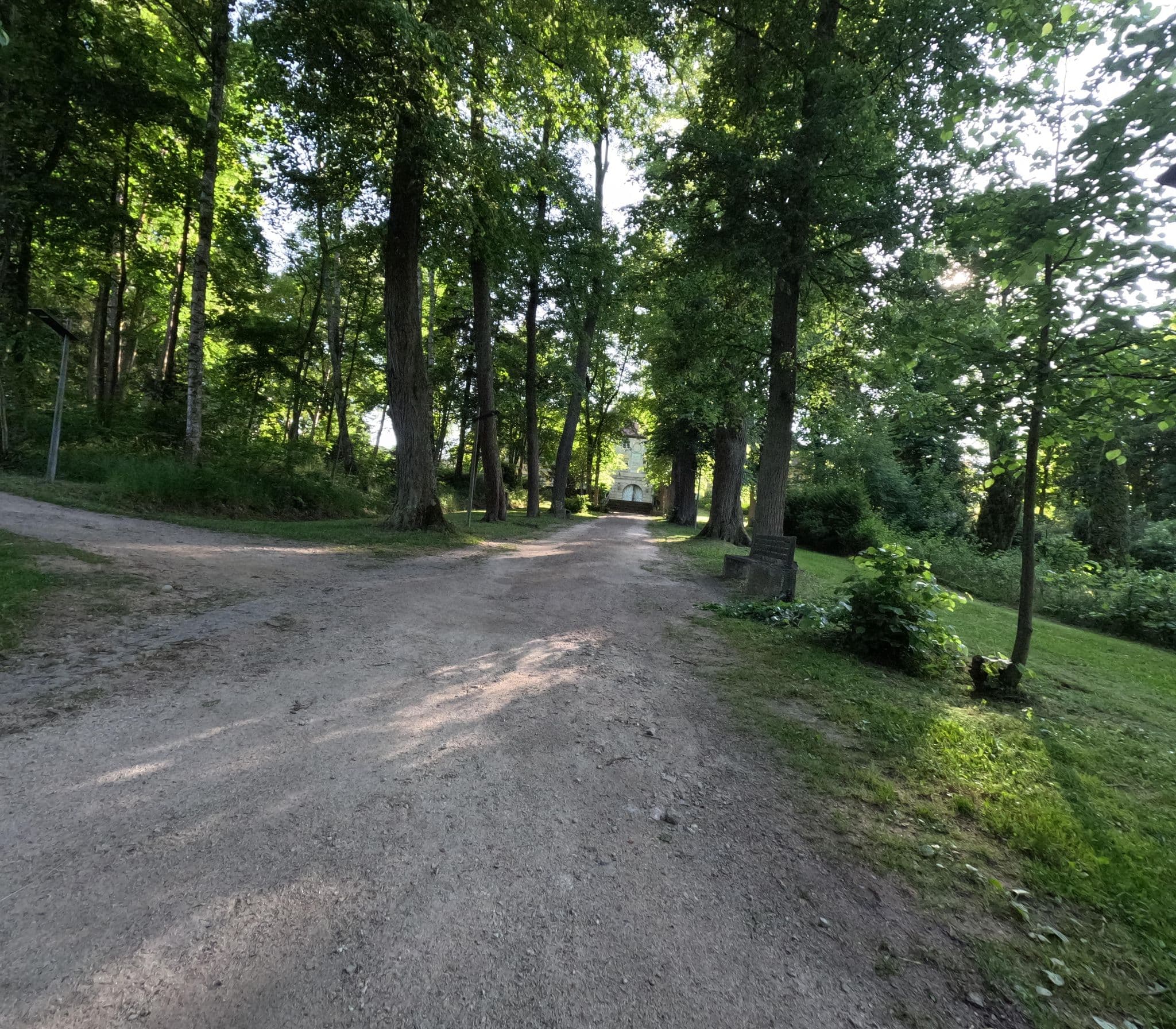 Street view near Pension Schweizerhaus, Bad Alexandersbad — © kopra (CC BY-SA · Mapillary)