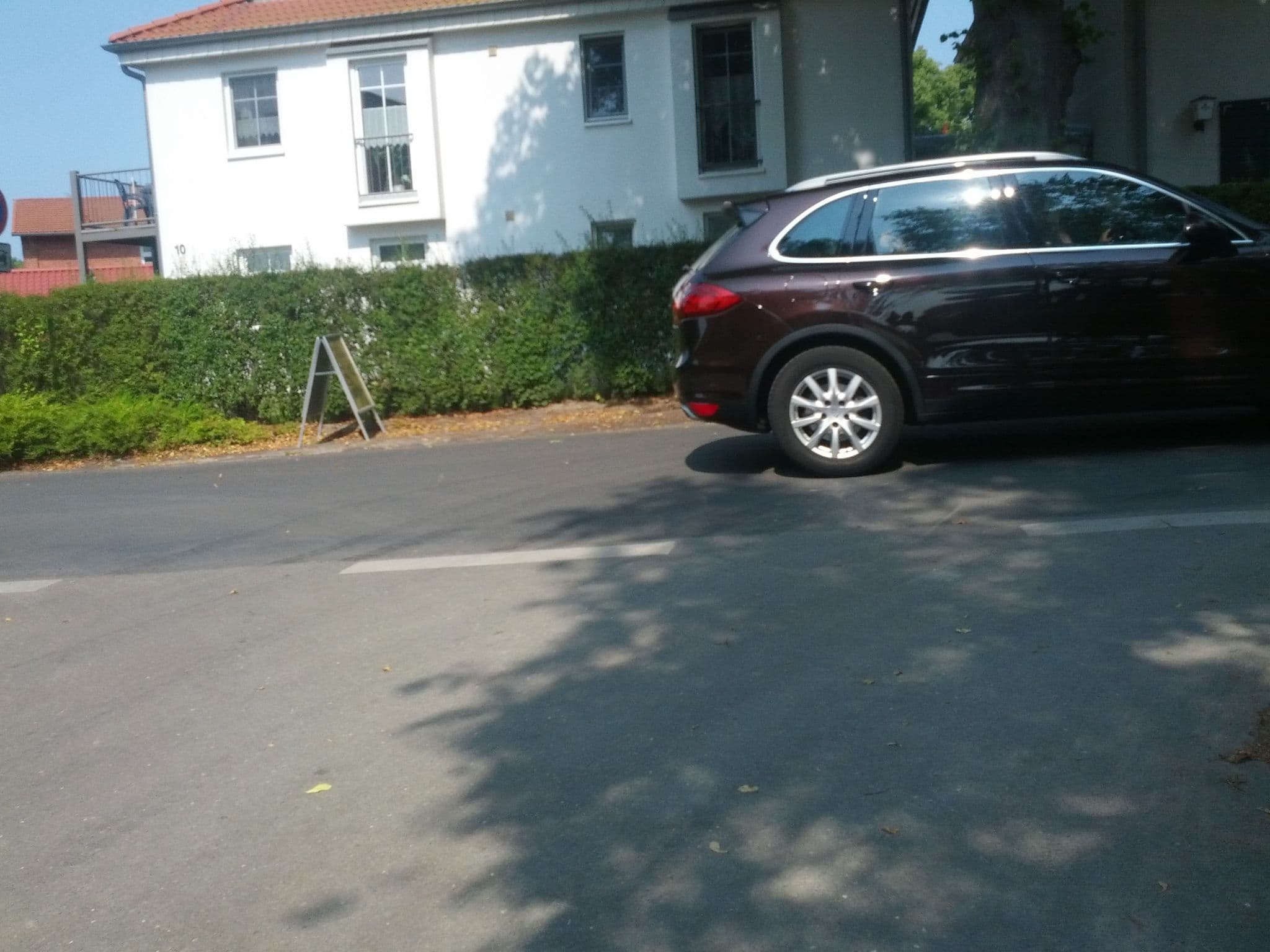 Street view near Am Alt Gaarzer Eck, Bastorf — © zoegglmeyr (CC BY-SA · Mapillary)