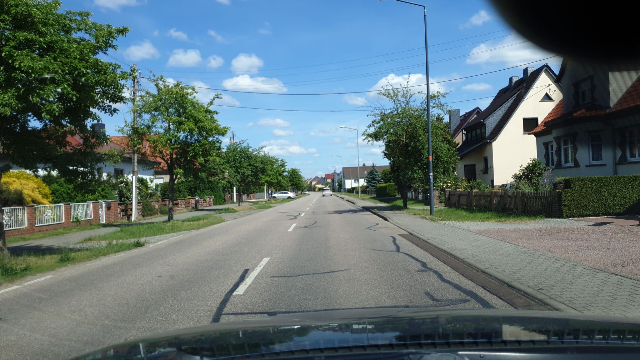 Street view near Pension "Am Luisium", Dessau — © tomatsn (CC BY-SA · Mapillary)