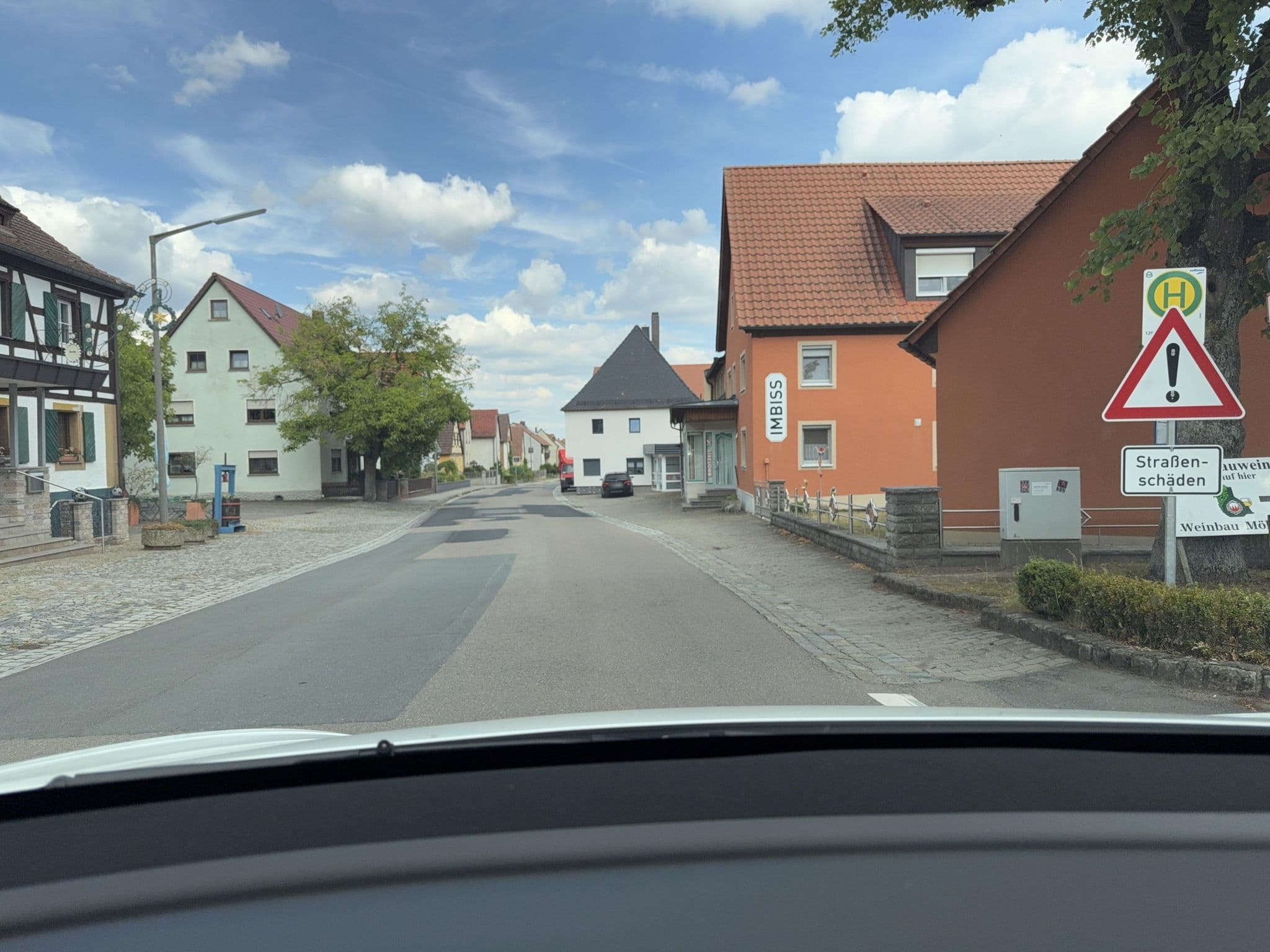 Street view near Landhotel Rangau, Trautskirchen — © ottor (CC BY-SA · Mapillary)