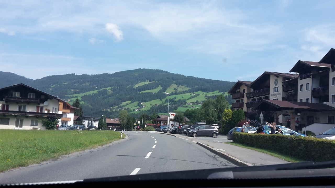 Street view near Kroneck, Kirchberg in Tirol — © heilbron (CC BY-SA · Mapillary)