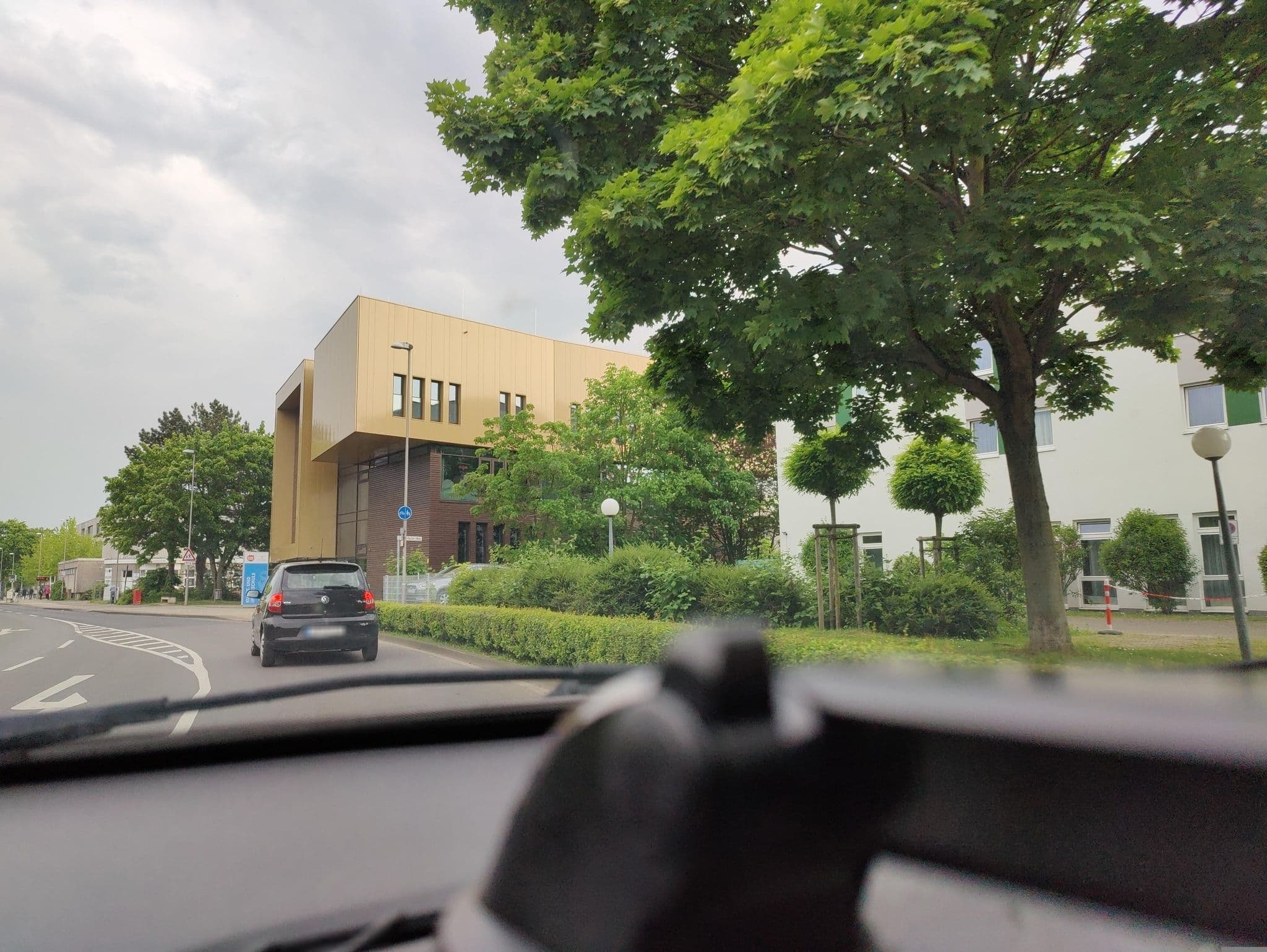 Street view near Achat Comfort Hotel, Monheim am Rhein — © poxonline (CC BY-SA · Mapillary)