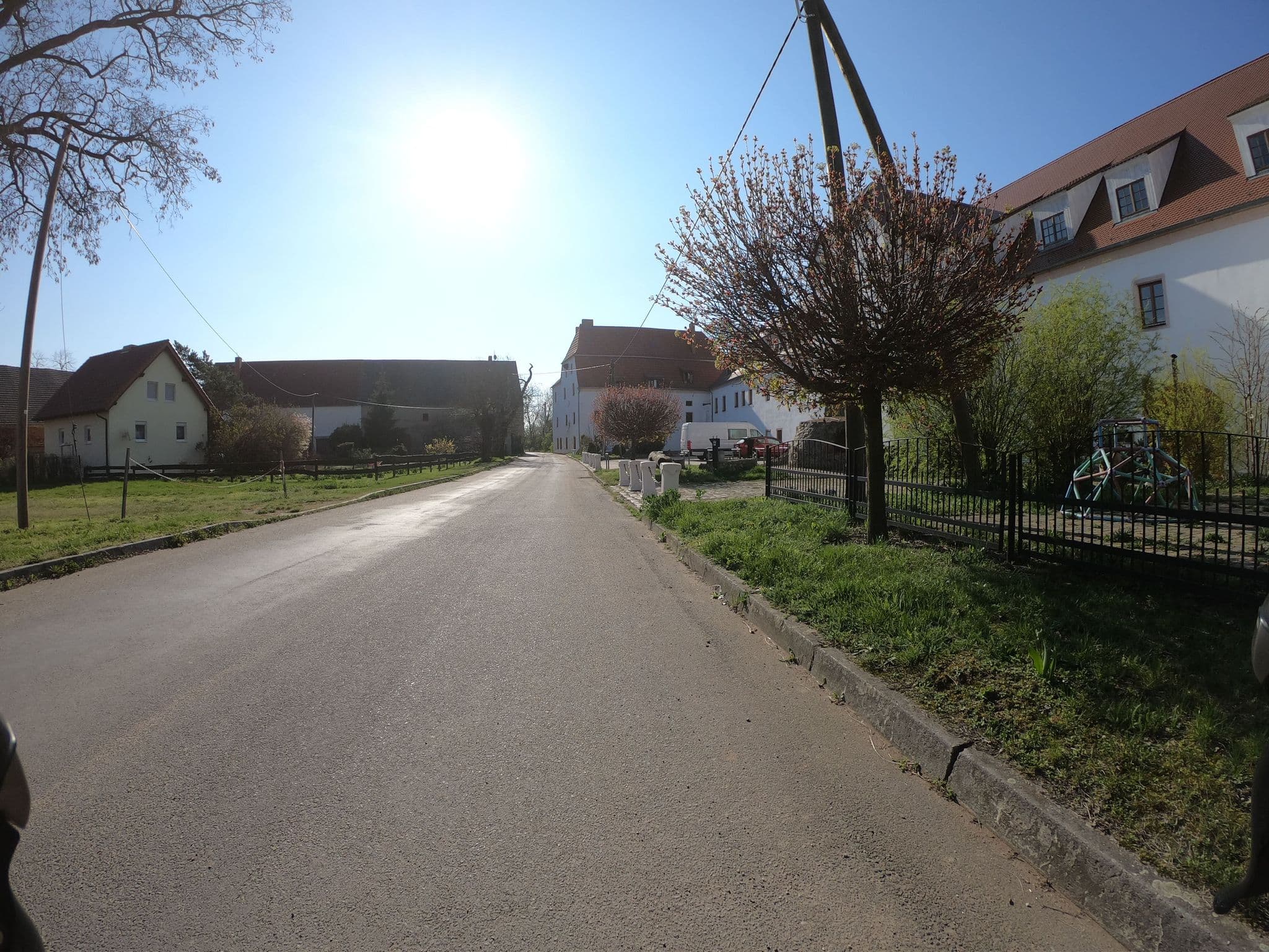 Street view near Rittergut Dröschkau, Mühlberg — © tobiaso (CC BY-SA · Mapillary)