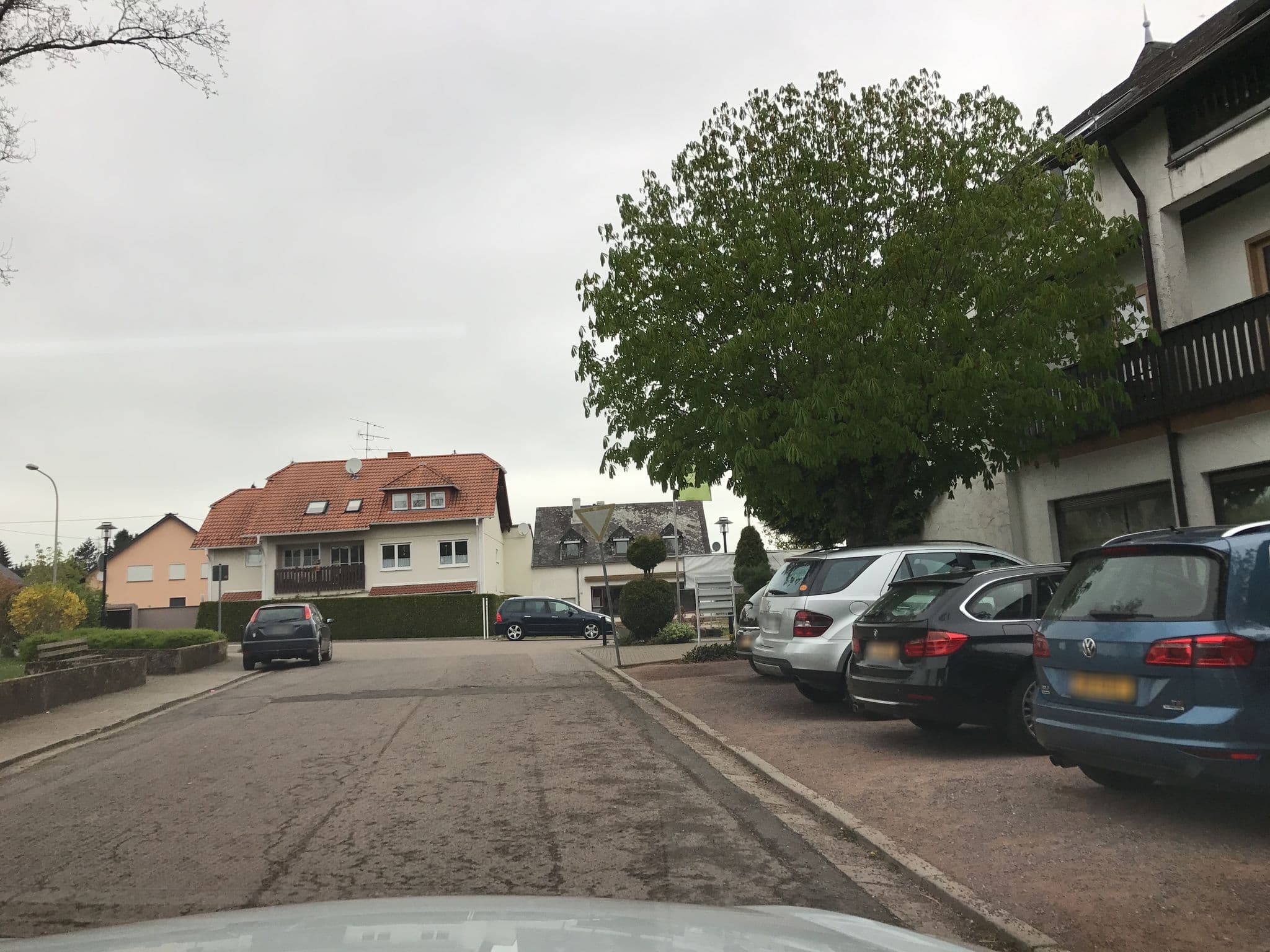 Street view near Buchnas Landhotel Saarschleife, Orscholz — © derzornigemarkus (CC BY-SA · Mapillary)
