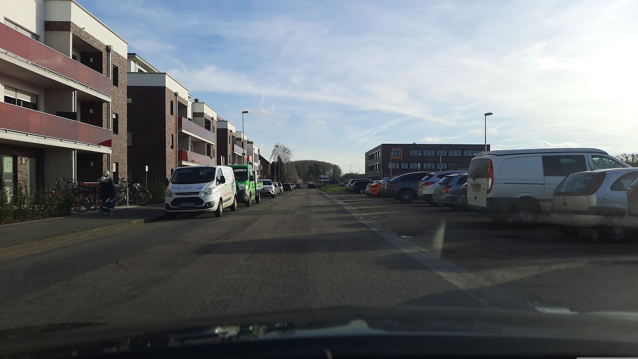 Street view near Reisemobilstellplatz van-den-Bergh-Straße, Kleve — © Lowiekse (CC BY-SA · Mapillary)