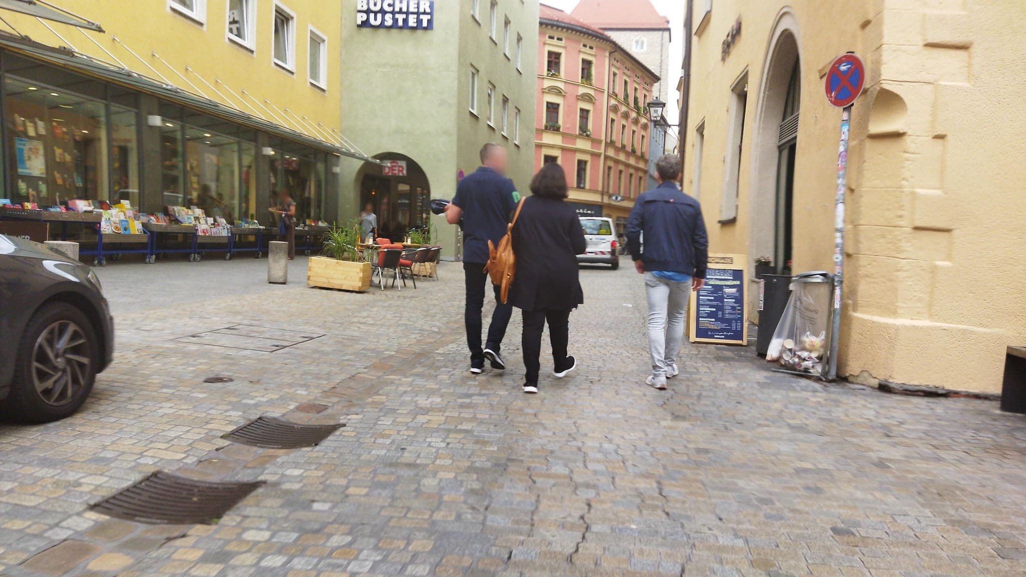 Street view near Roter Hahn, Regensburg — © changchun1 (CC BY-SA · Mapillary)