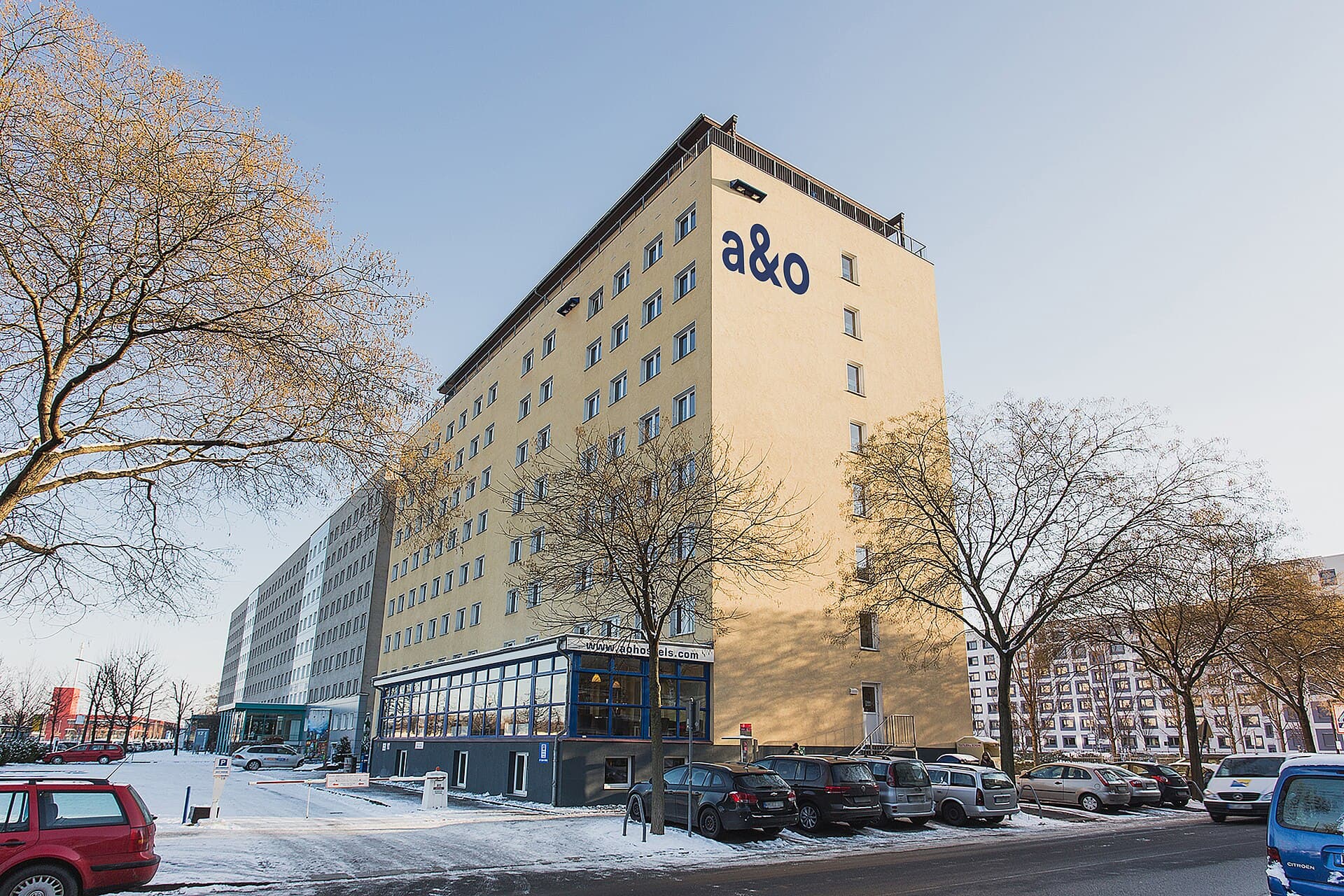 A&O Hotel and Hostel Dresden (via Wikimedia Commons, CC BY-SA 4.0)