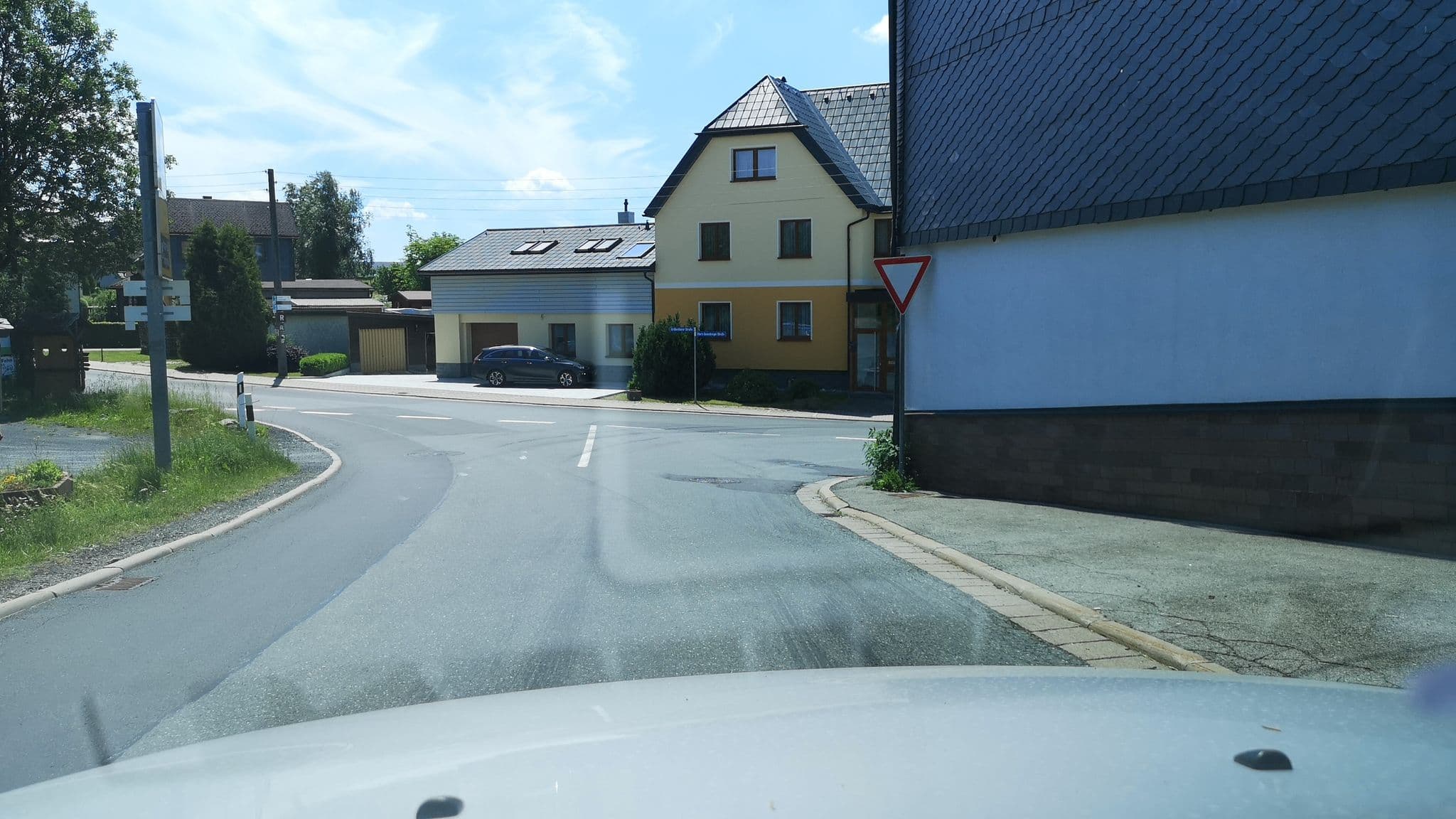 Street view near Am Rennsteig, Tettau — © cuspis (CC BY-SA · Mapillary)