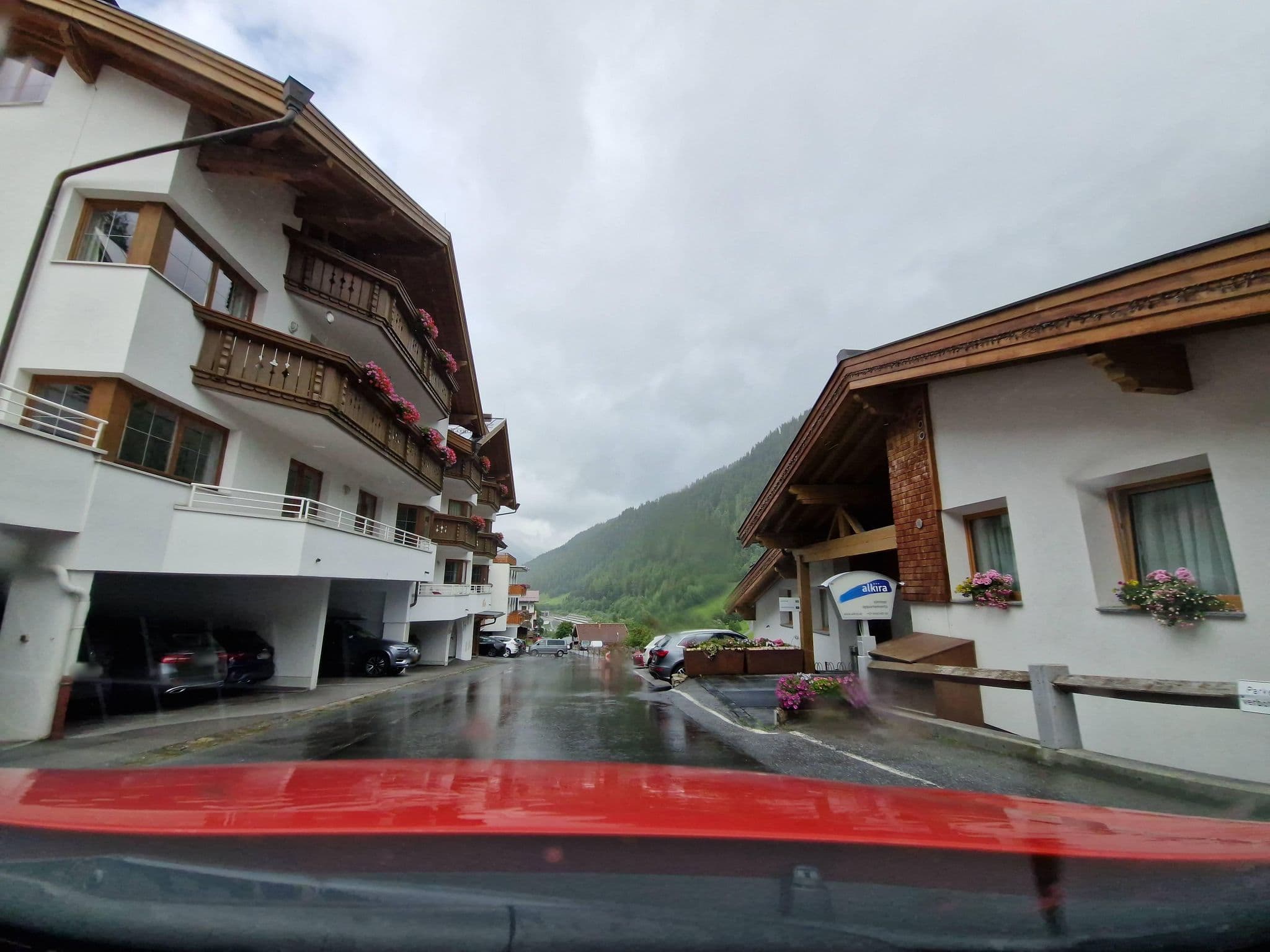 Street view near Alkira, St Anton am Arlberg