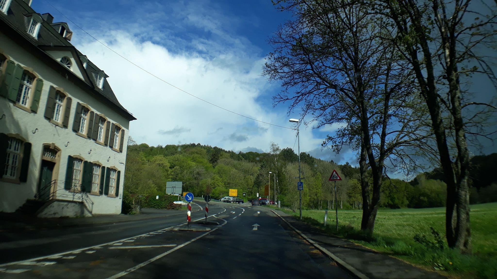 Street view near Jugendgästehaus Haus Dalbenden, Kall — © tobiasreg (CC BY-SA · Mapillary)