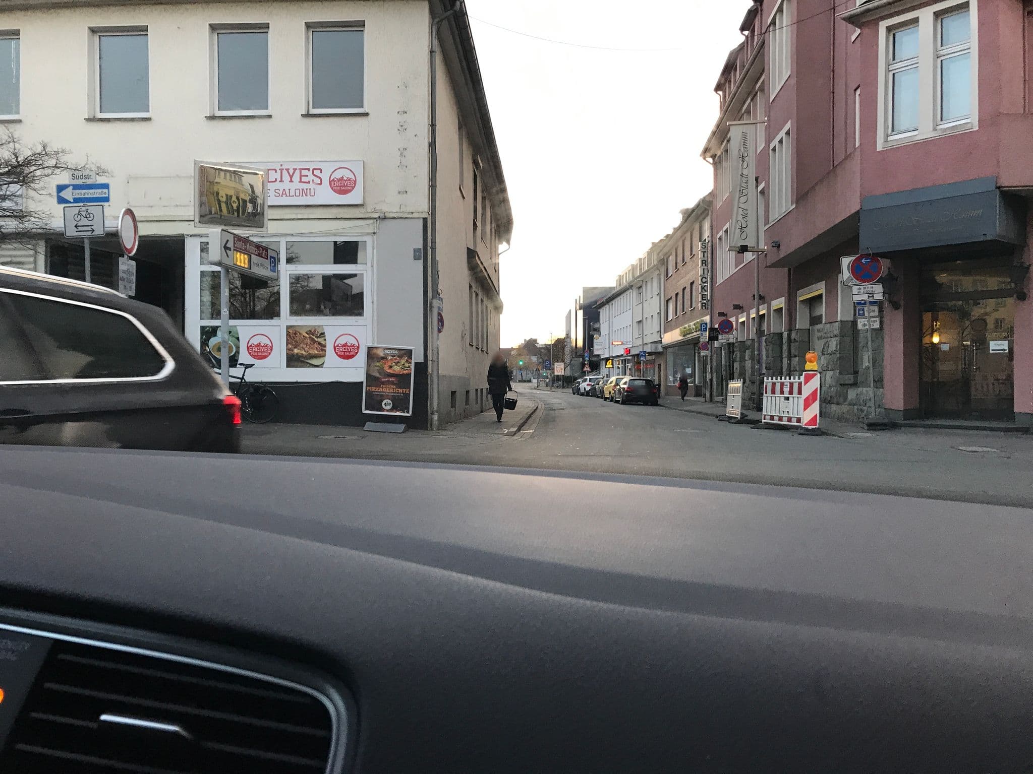 Street view near Hotel Stadt Hamm, Hamm — © sunufatarungo (CC BY-SA · Mapillary)
