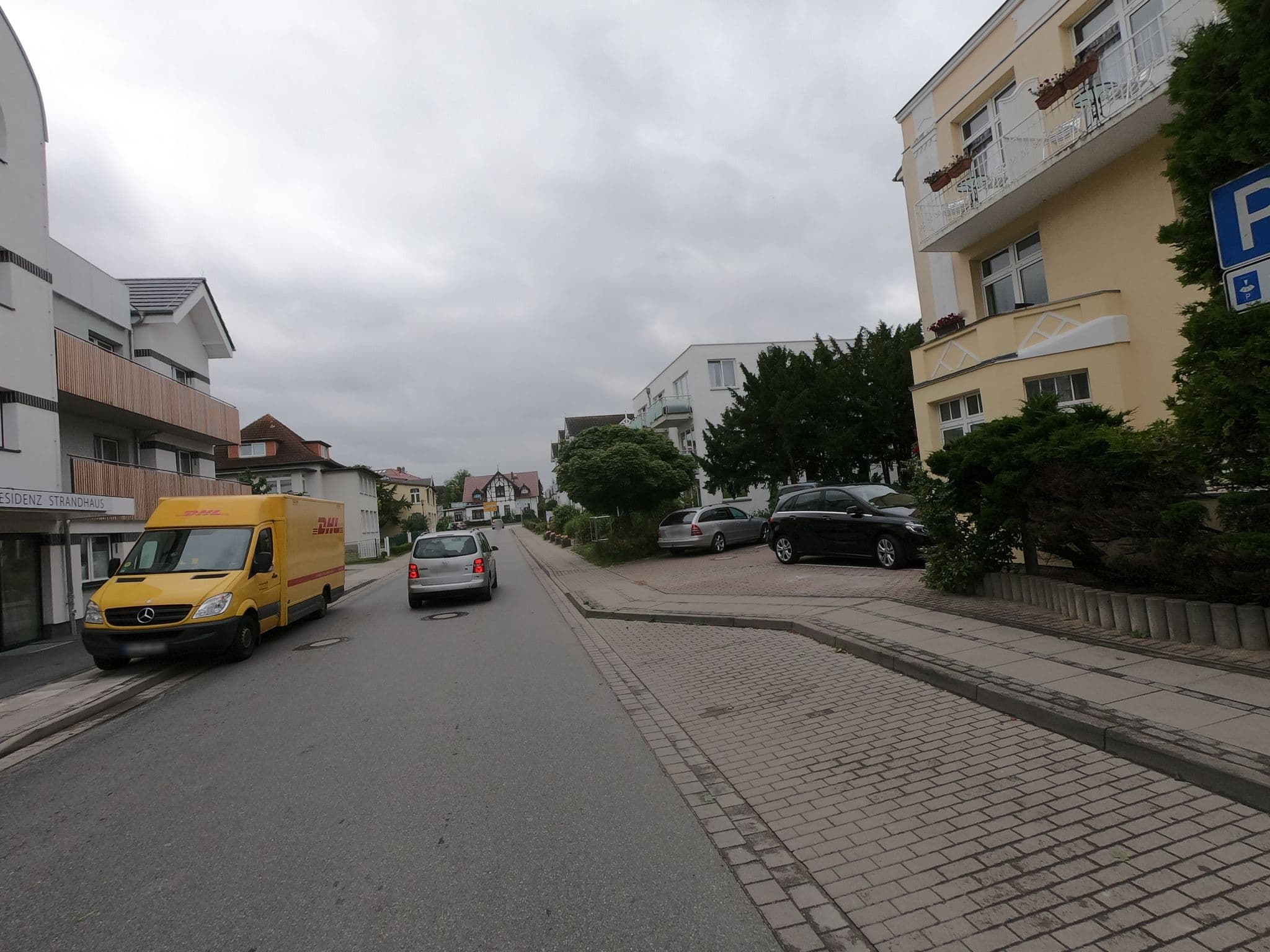 Street view near Hotel Poseidon, Ostseebad Kühlungsborn — © carlheinz (CC BY-SA · Mapillary)