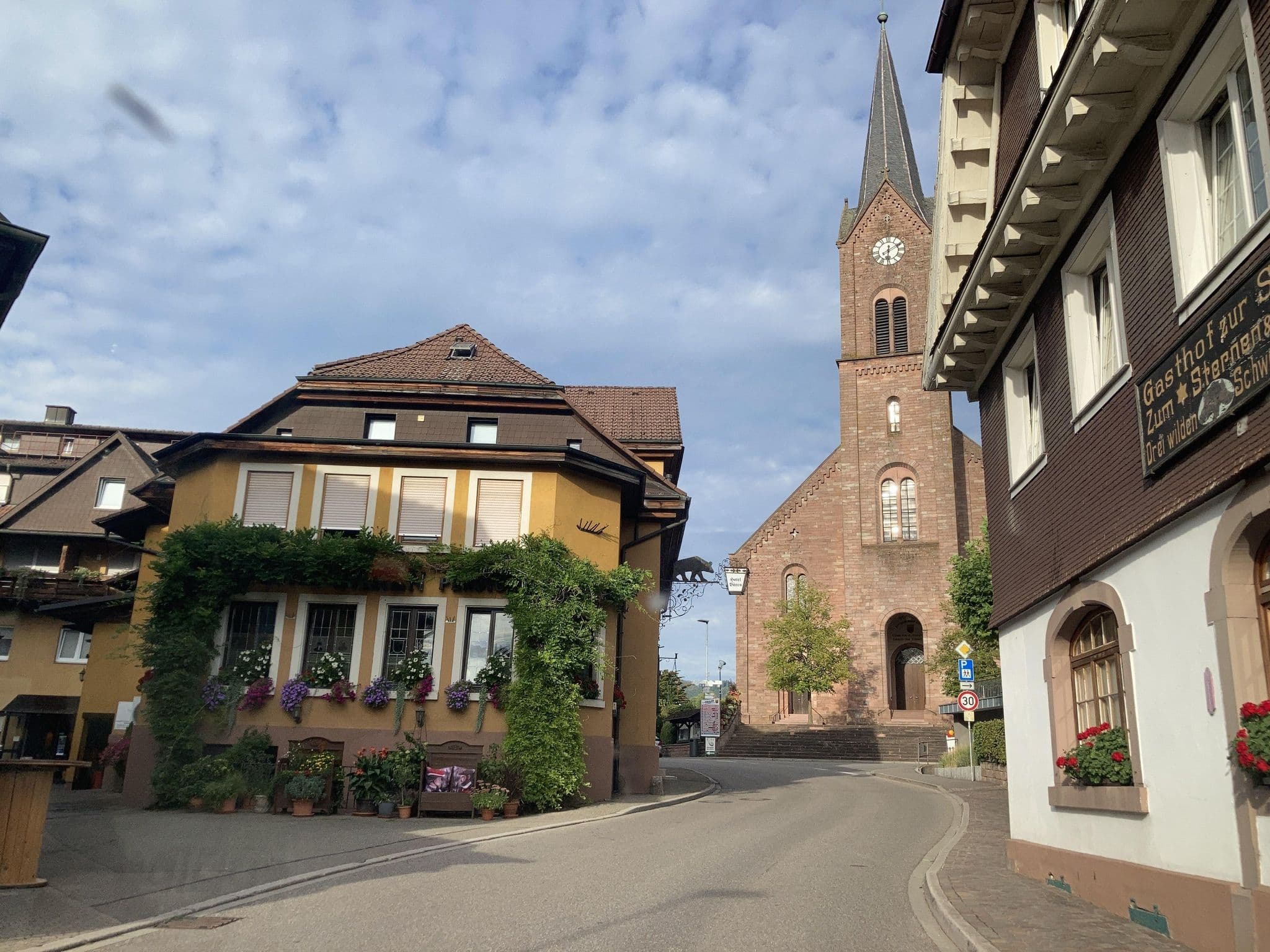 Street view near Hotel Gasthof Freihof, Oberharmersbach — © tasmaniadevil (CC BY-SA · Mapillary)