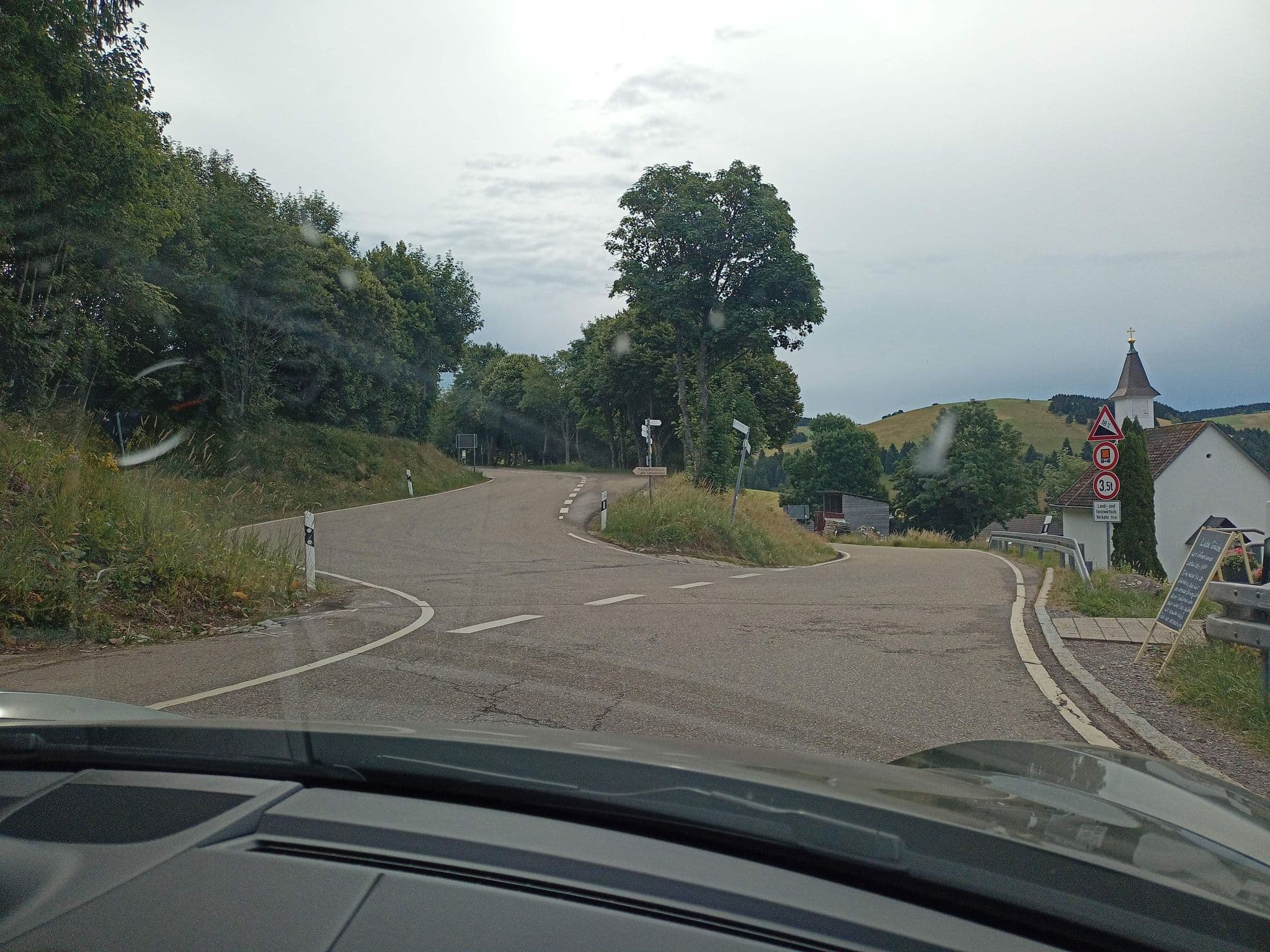 Street view near Gießhübel, Horben — © xdTAGCLAN (CC BY-SA · Mapillary)