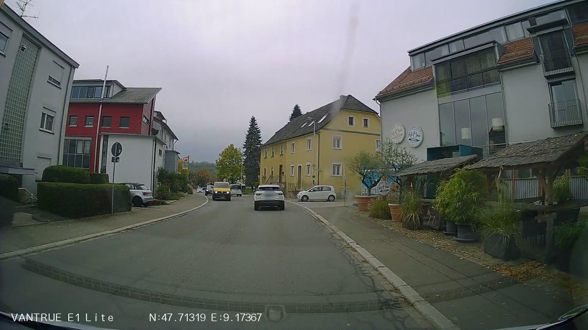 Street view near Ko'Ono Hotel & Restaurant, Litzelstetten — © Hightower- (CC BY-SA · Mapillary)