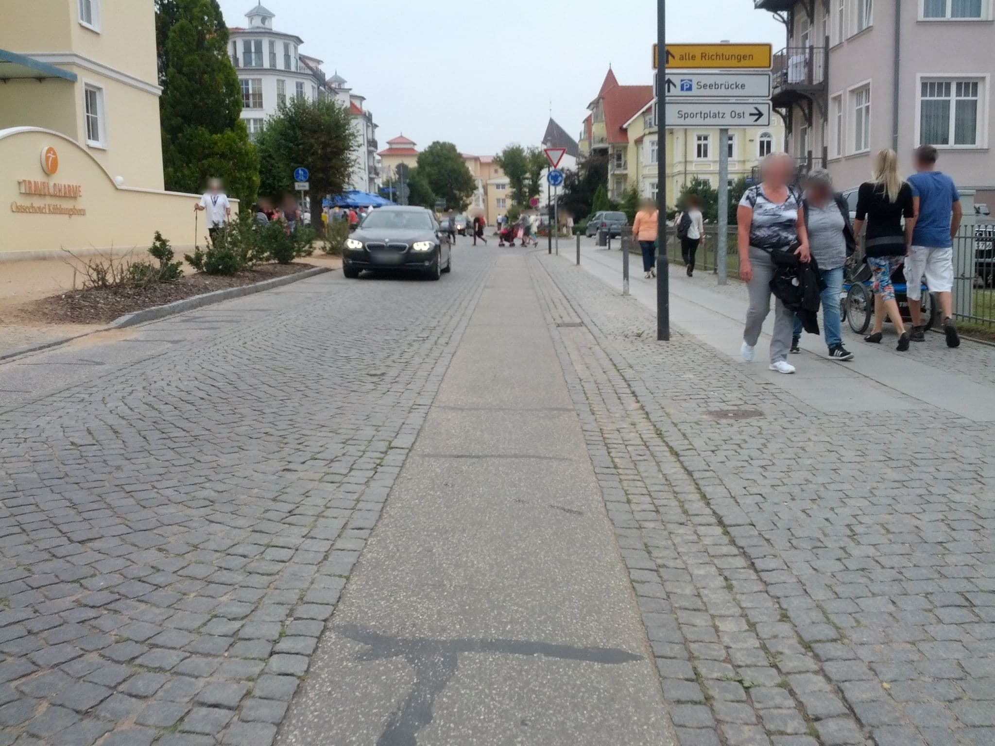 Street view near Pension Jasmin, Ostseebad Kühlungsborn — © zoegglmeyr (CC BY-SA · Mapillary)