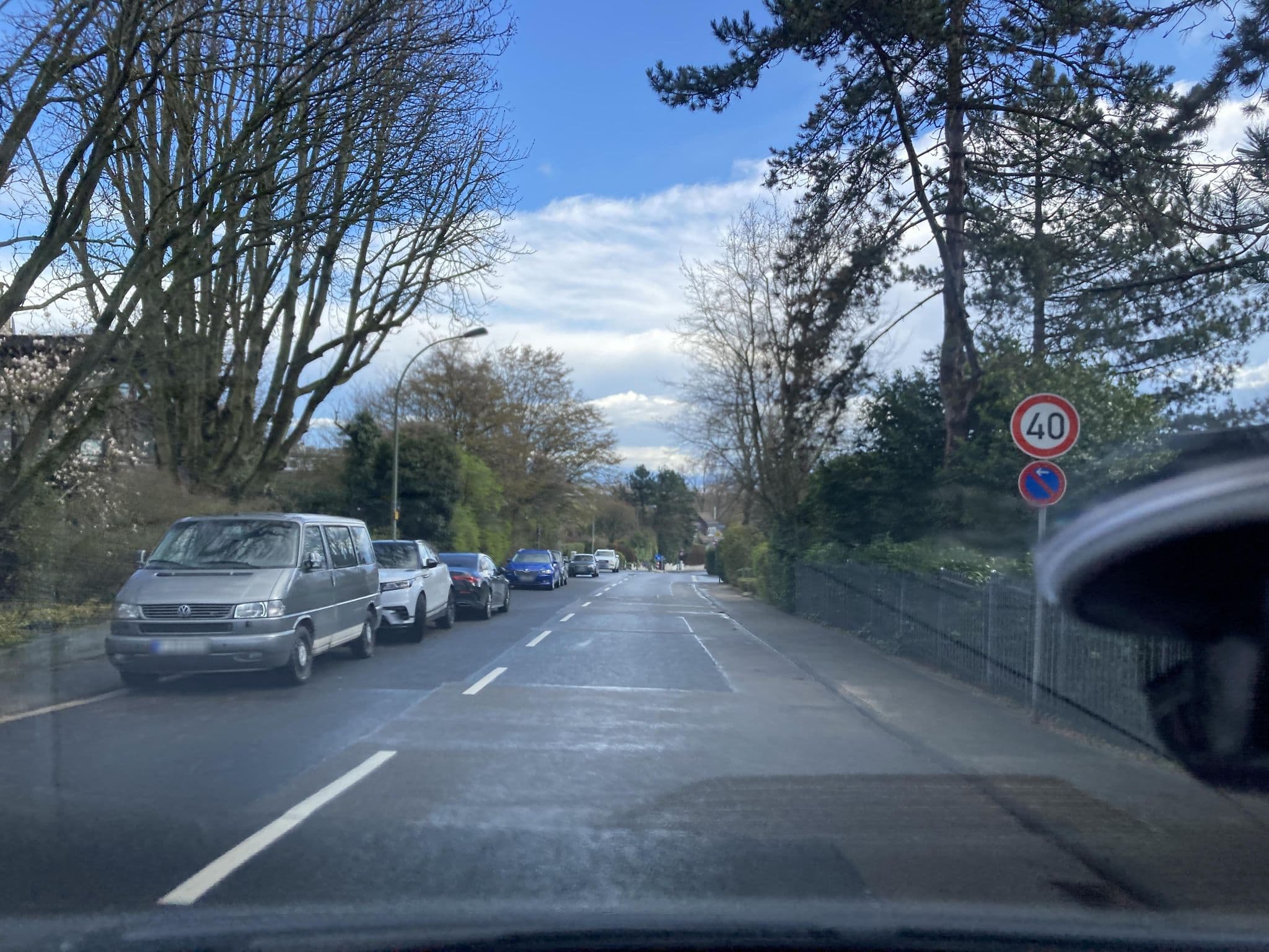 Street view near Bergen Villa, Bad Vilbel — © robffm (CC BY-SA · Mapillary)