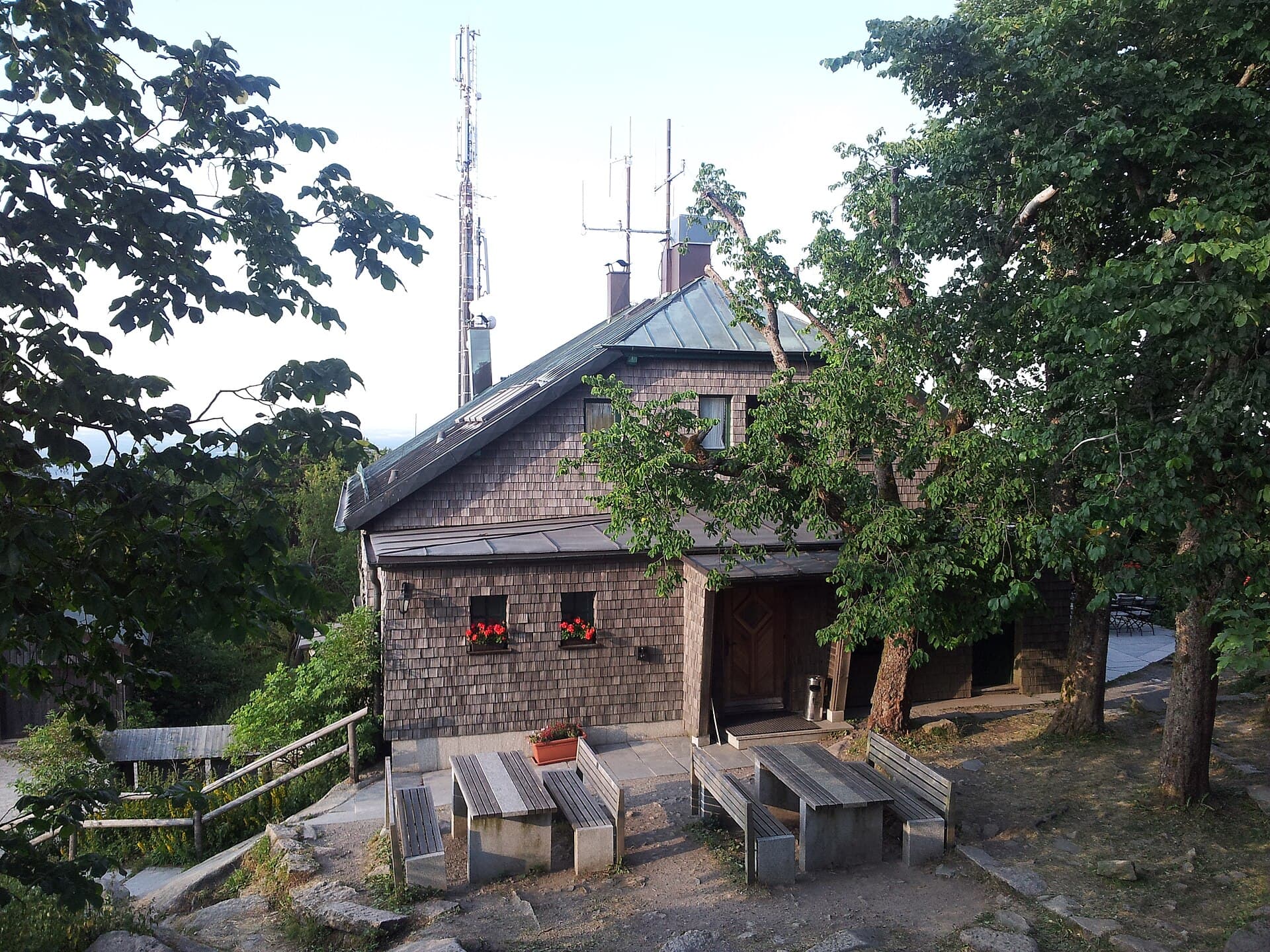 Kösseinehaus (via Wikimedia Commons, CC BY-SA 3.0)