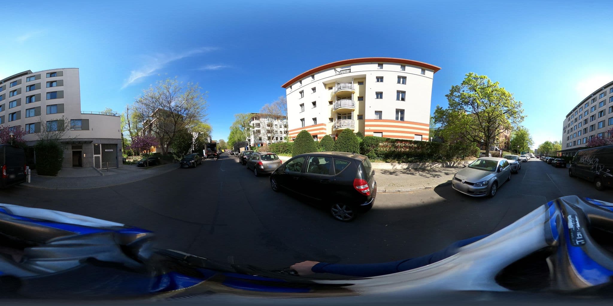 Street view near Pestana Berlin Tiergarten, Schöneberg — © eserte (CC BY-SA · Mapillary)