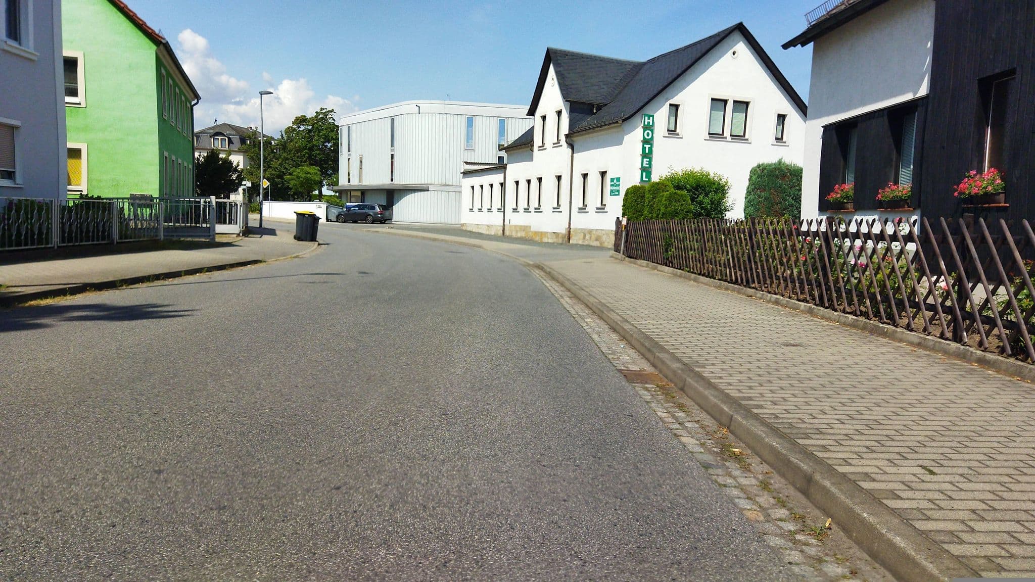 Street view near Hotel Mühlenhof, Heidenau — © changchun1 (CC BY-SA · Mapillary)