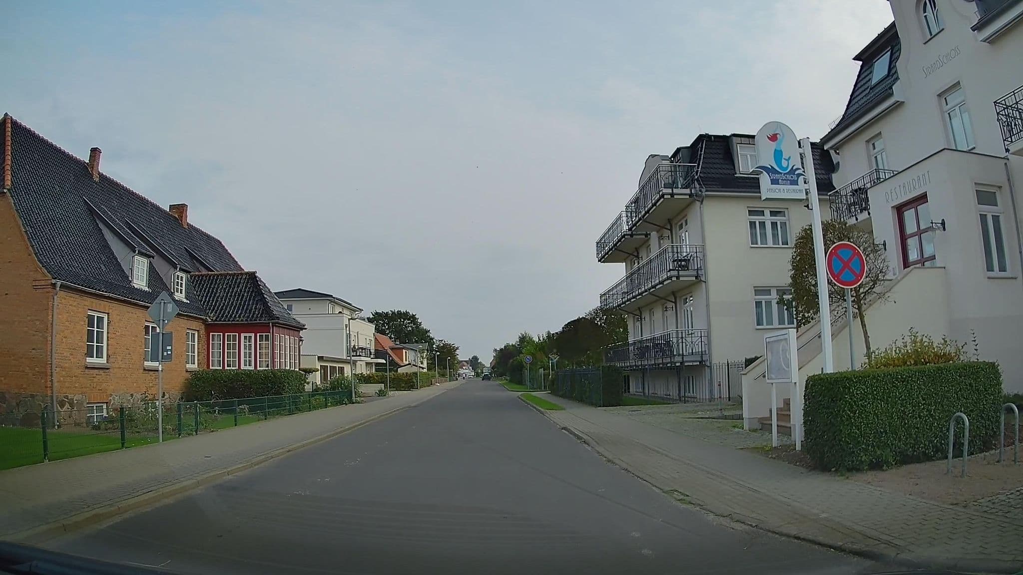 Street view near Strandschloss Arielle, Börgerende-Rethwisch — © hendel (CC BY-SA · Mapillary)