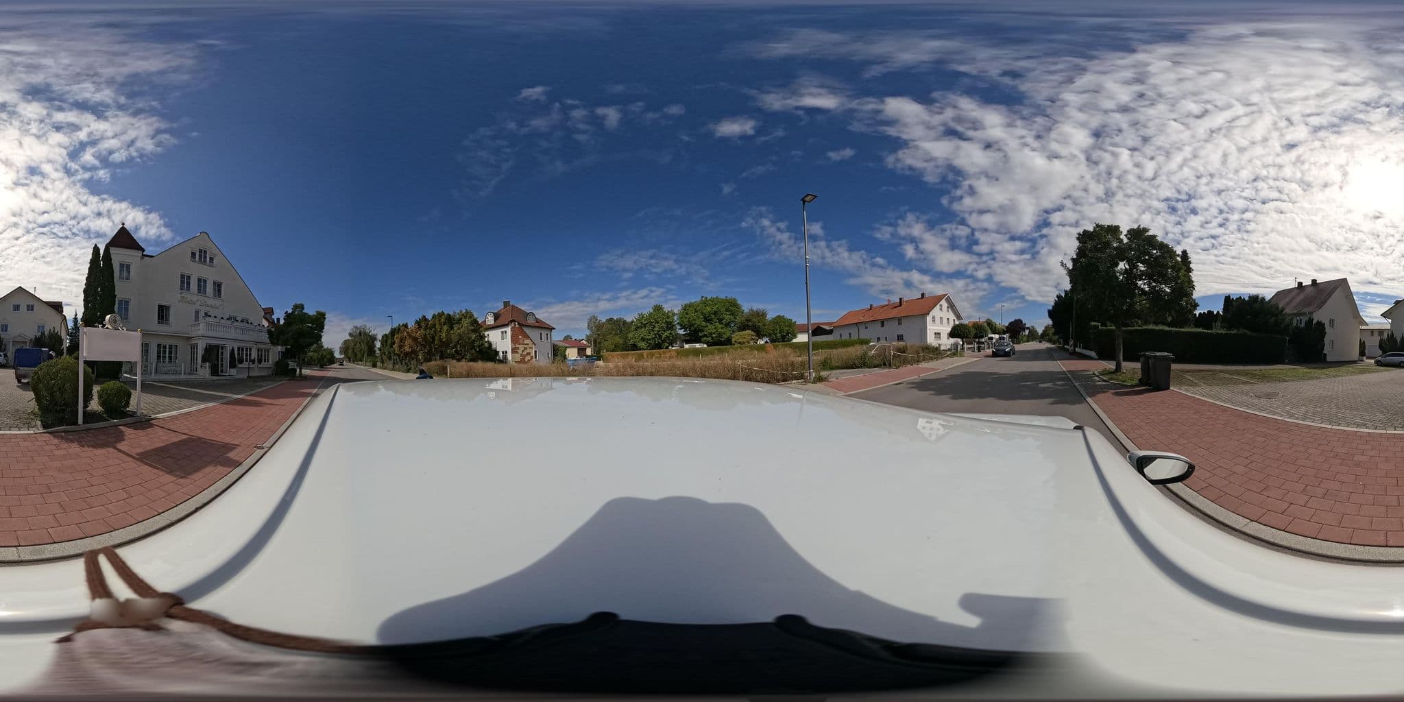Street view near Hotel Daniel´s, Hallbergmoos — © DerSton (CC BY-SA · Mapillary)