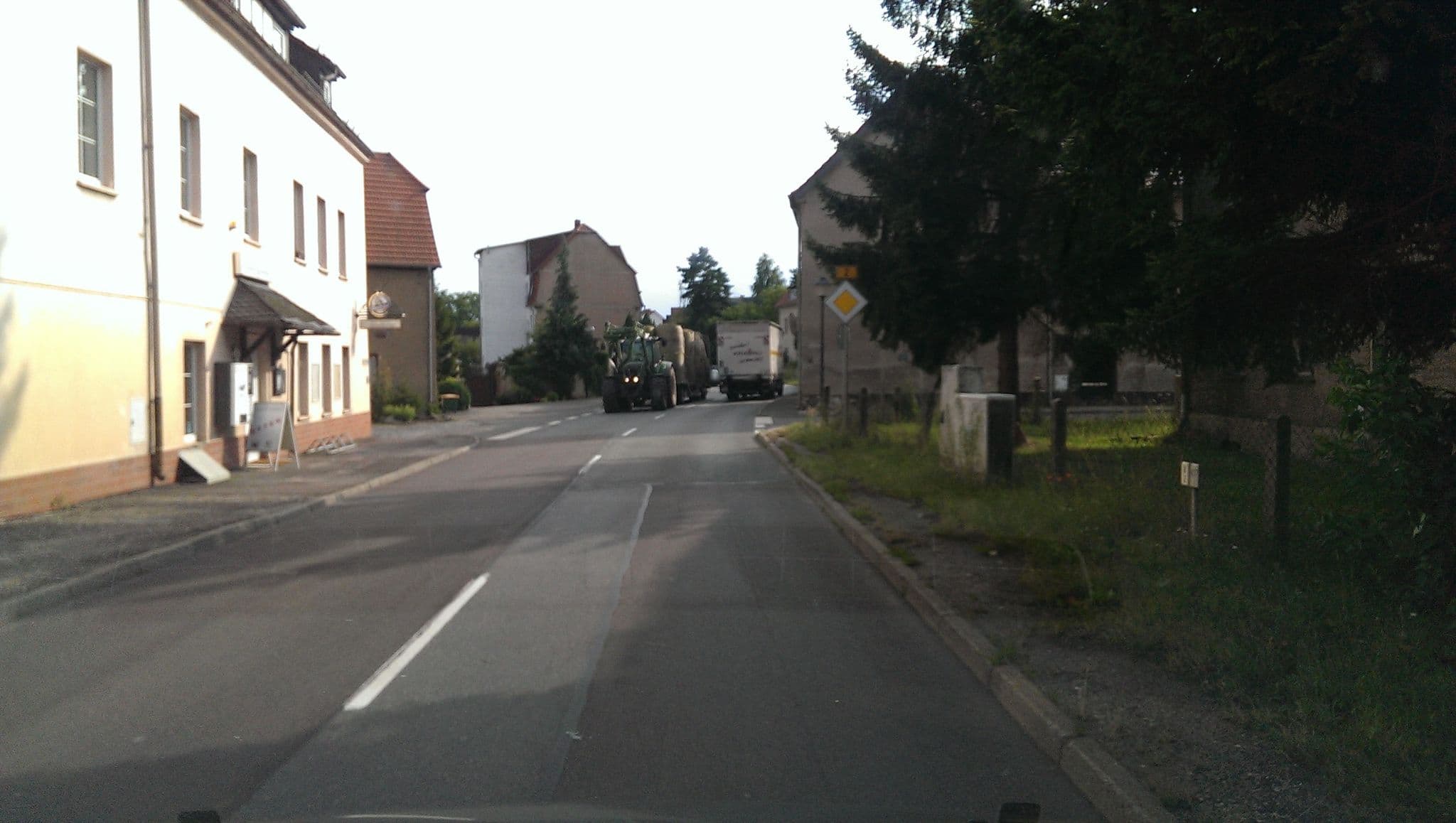 Street view near Hotel & Gasthof Draschwitz, Theißen — © bufonto (CC BY-SA · Mapillary)