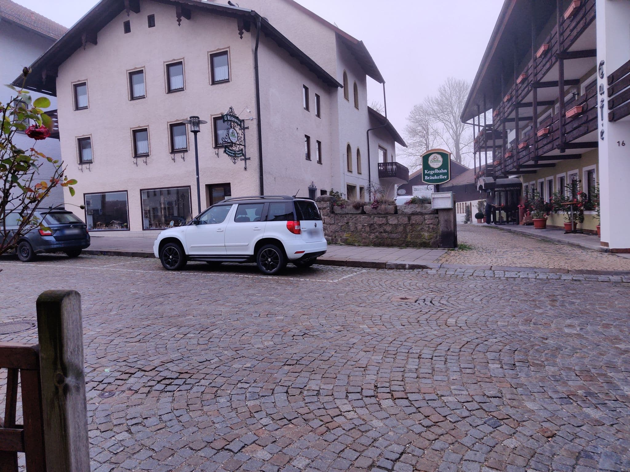 Street view near Hotel zur Post, Lam — © aceini (CC BY-SA · Mapillary)