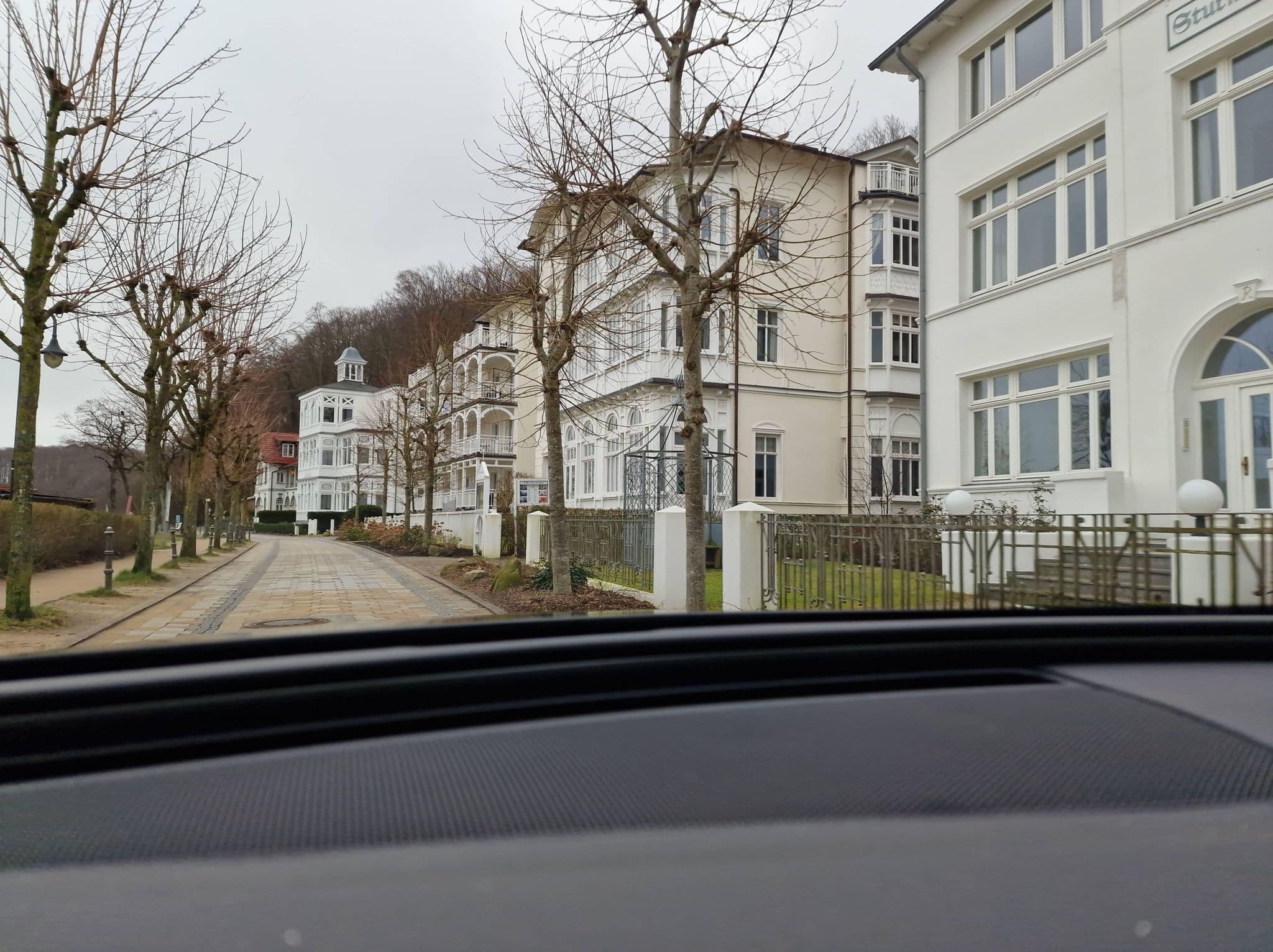 Street view near Villa Strandeck, Ostseebad Binz
