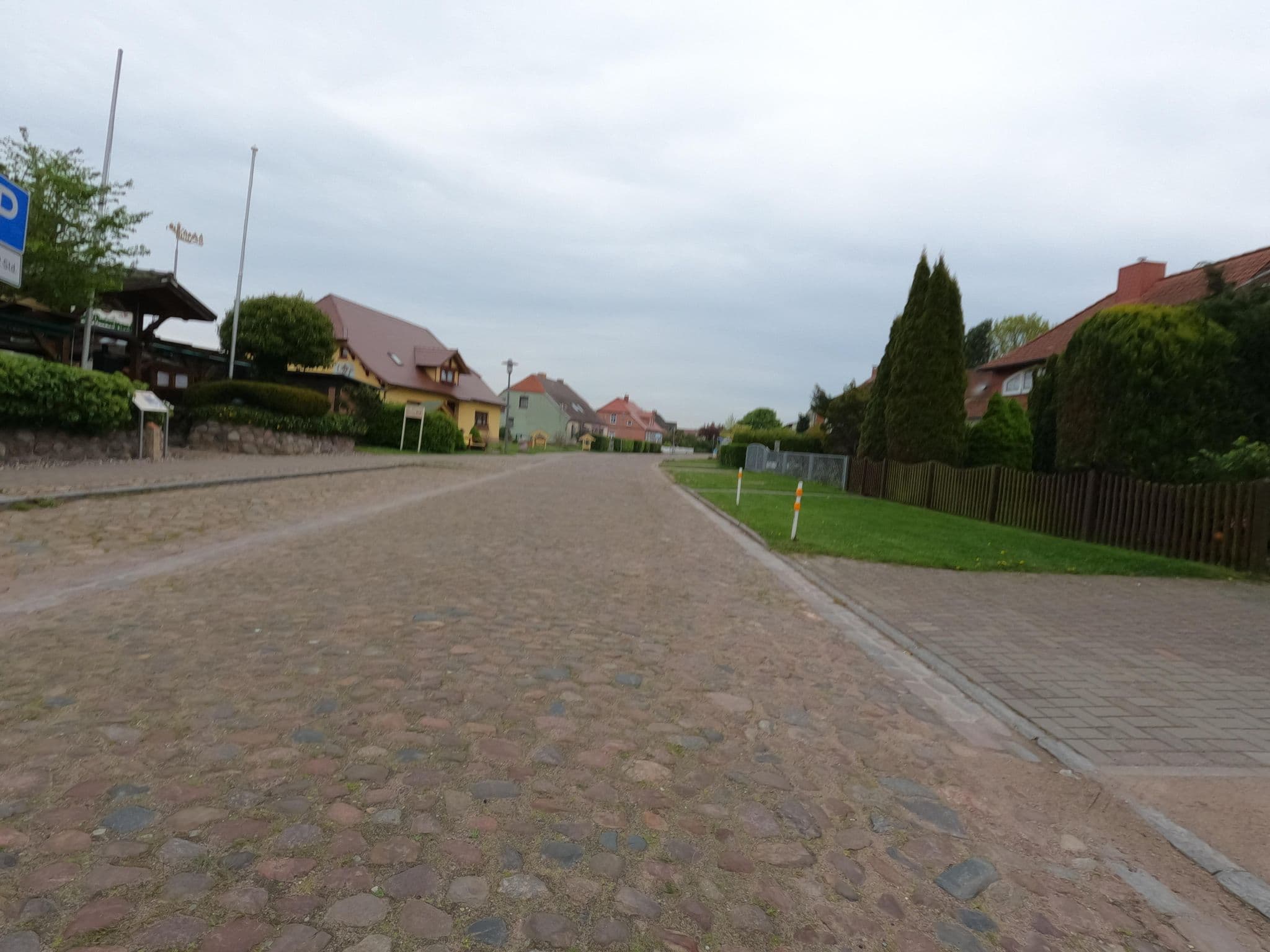 Street view near Pension Schuldt, Ostseebad Dierhagen — © hektor1989 (CC BY-SA · Mapillary)