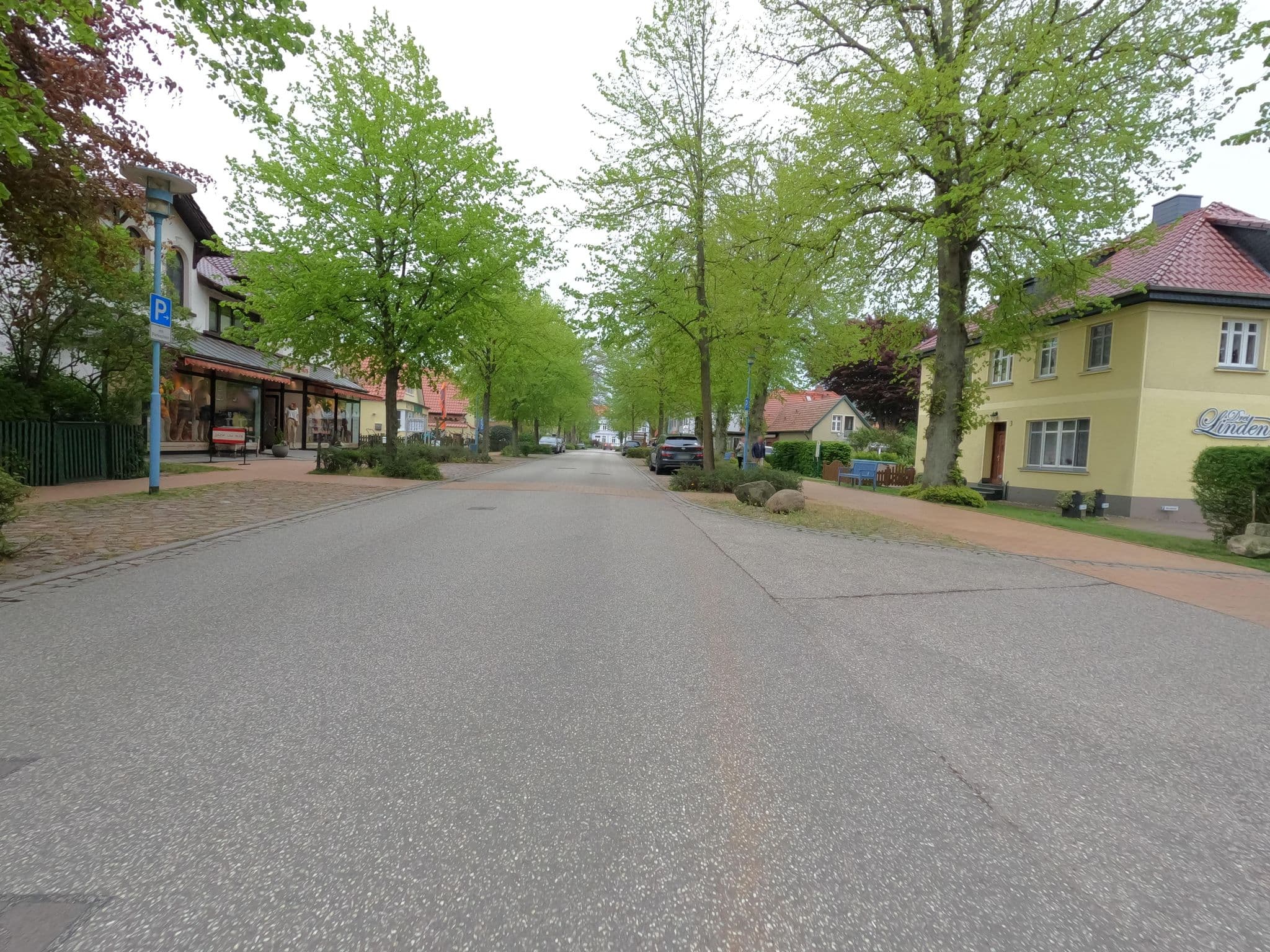 Street view near Drei Linden, Ostseebad Dierhagen — © hektor1989 (CC BY-SA · Mapillary)