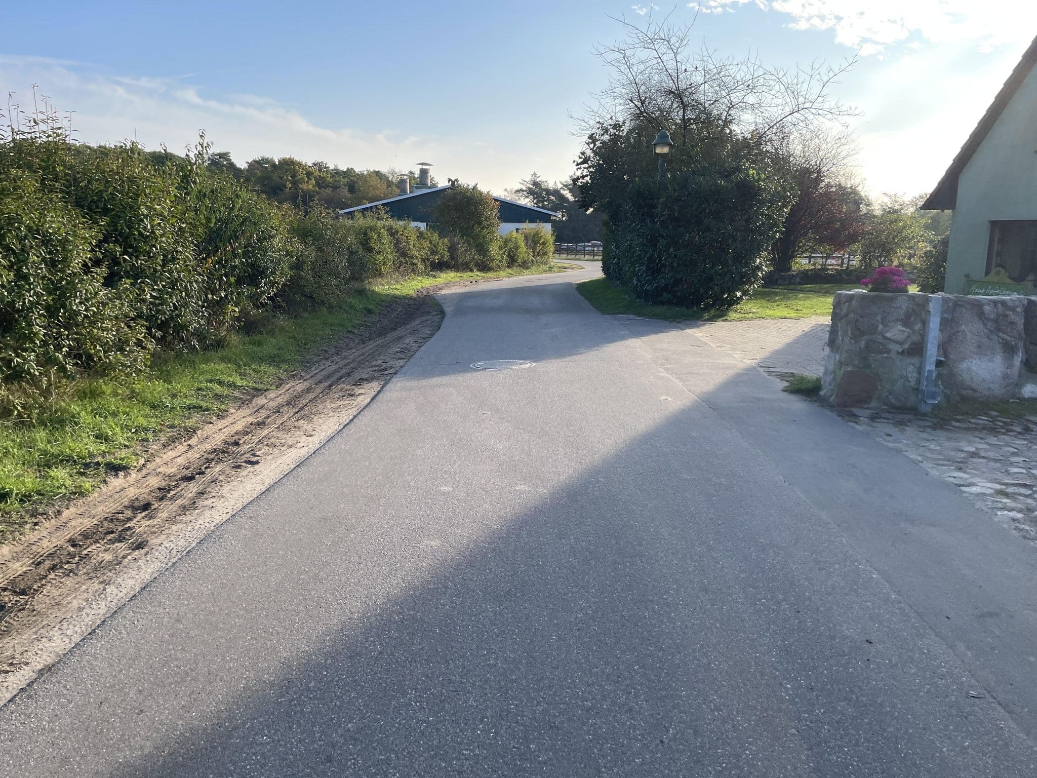 Street view near Haus Apfelbaum, Born — © MausB (CC BY-SA · Mapillary)