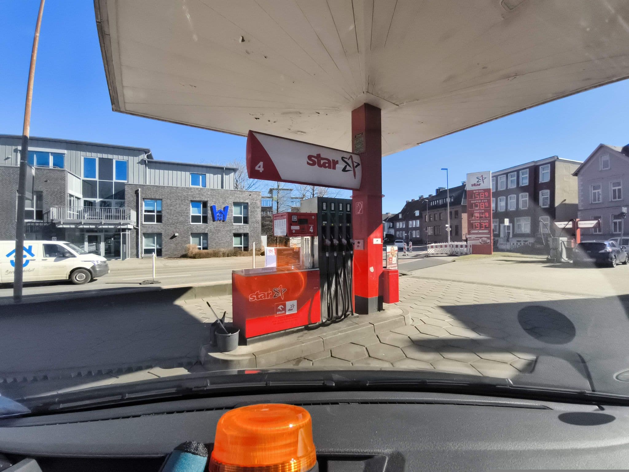 Street view near Navtec-Haus, Emden — © mgehlenborg (CC BY-SA · Mapillary)
