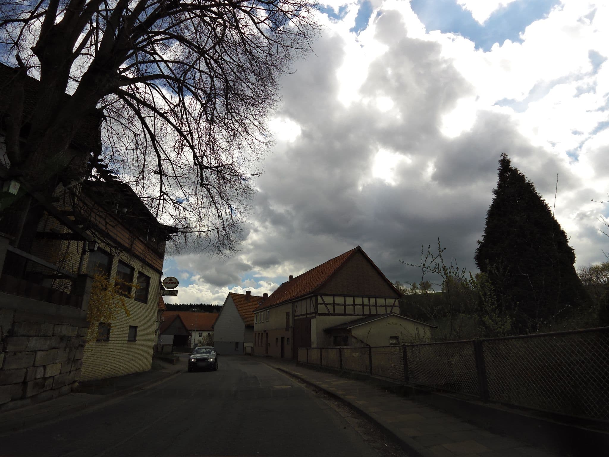 Street view near Gasthaus Zur Post, Nörten-Hardenberg — © moenk (CC BY-SA · Mapillary)