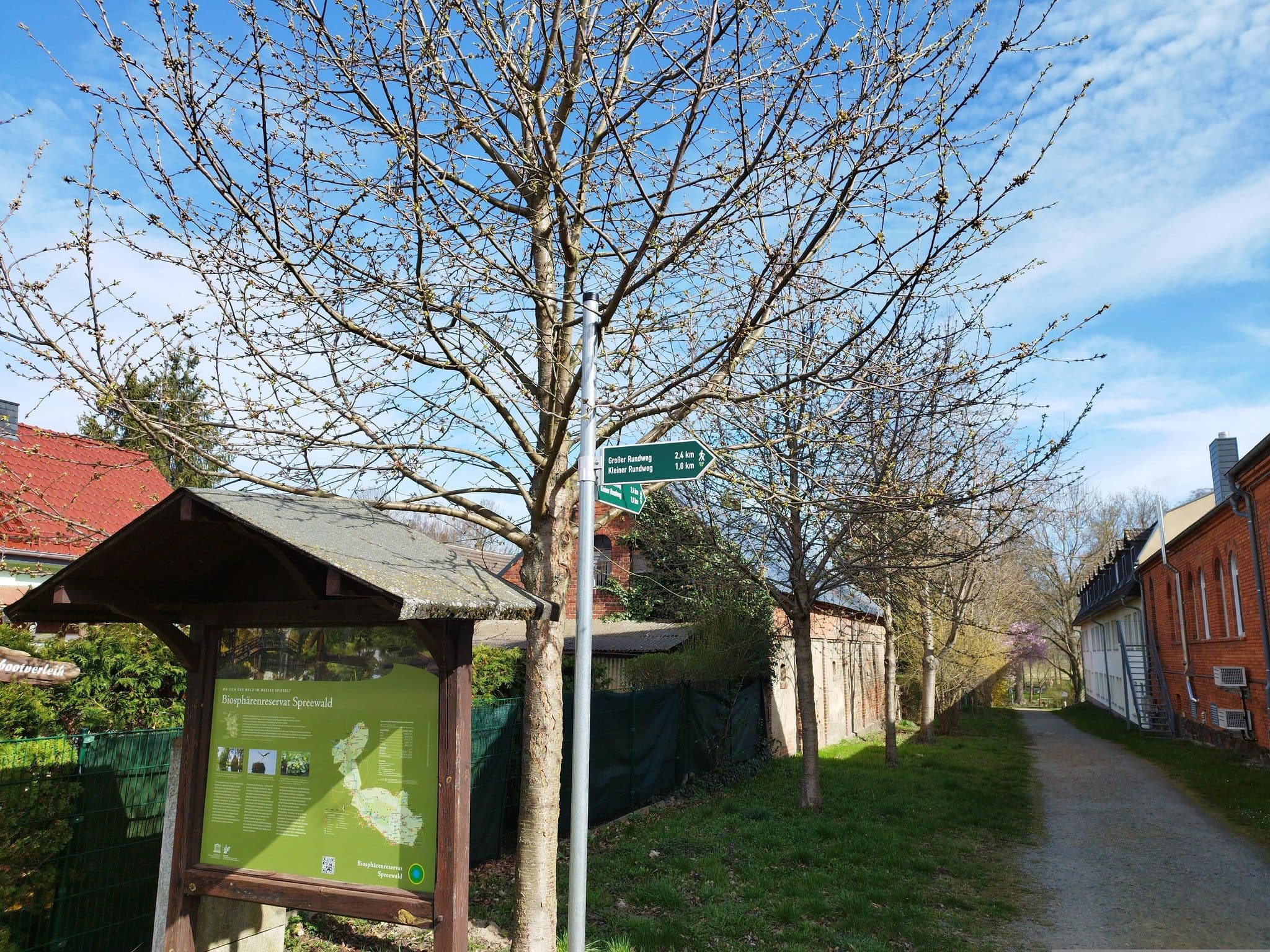 Street view near Hotel Radduscher Hafen, Vetschau — © ber319 (CC BY-SA · Mapillary)